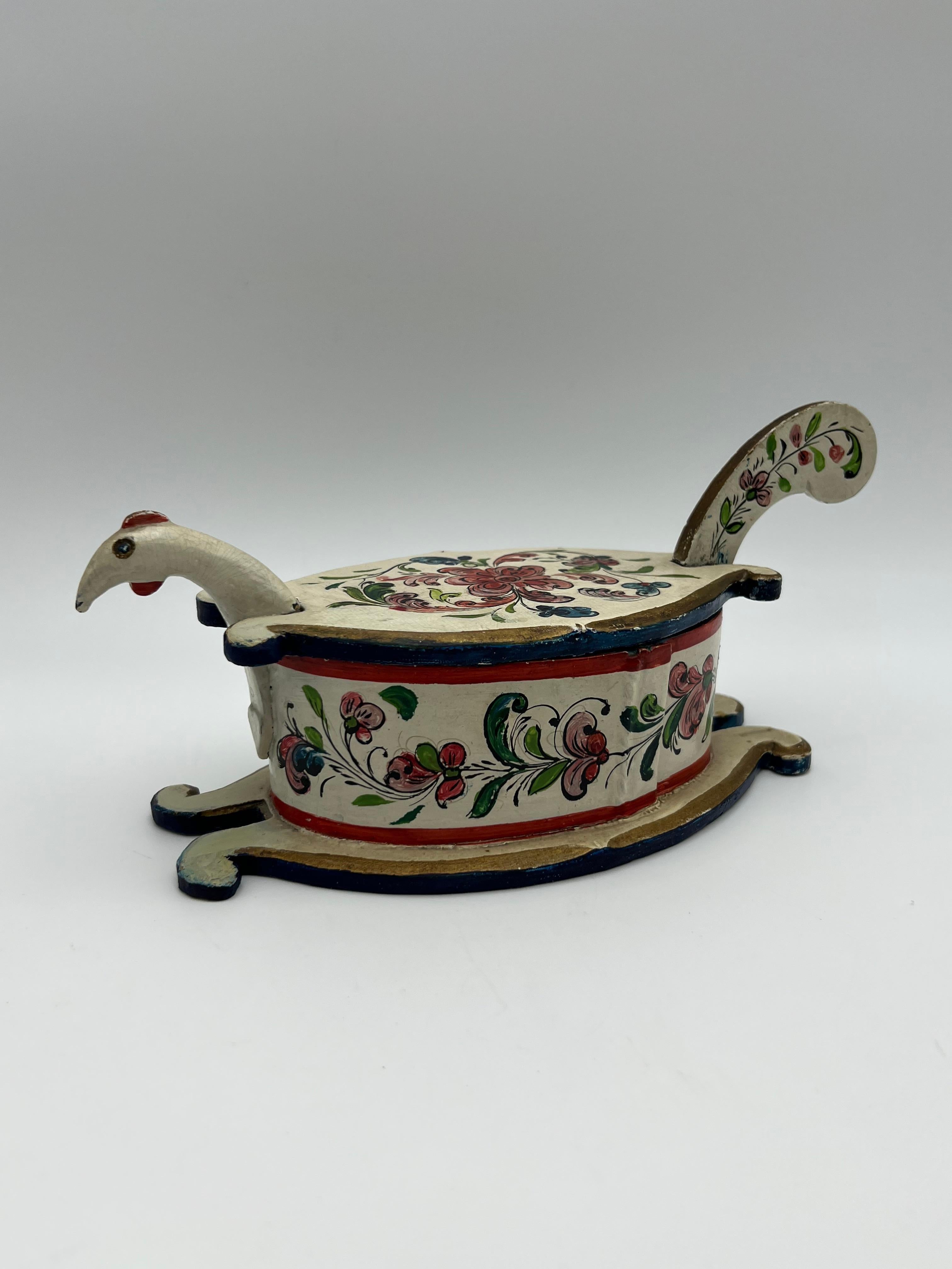 Boîte à dents pour bol à bière Rosemaling norvégien des années 1800 - Art populaire Rosemaling peint à la main en vente 11