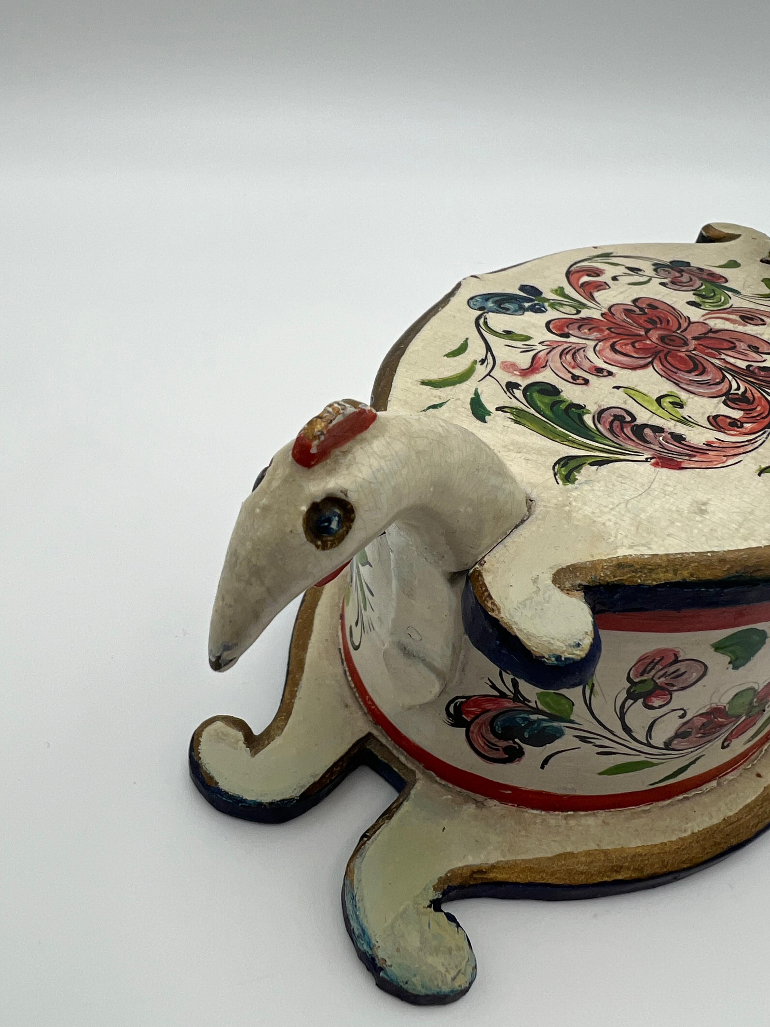 Boîte à dents pour bol à bière Rosemaling norvégien des années 1800 - Art populaire Rosemaling peint à la main en vente 12