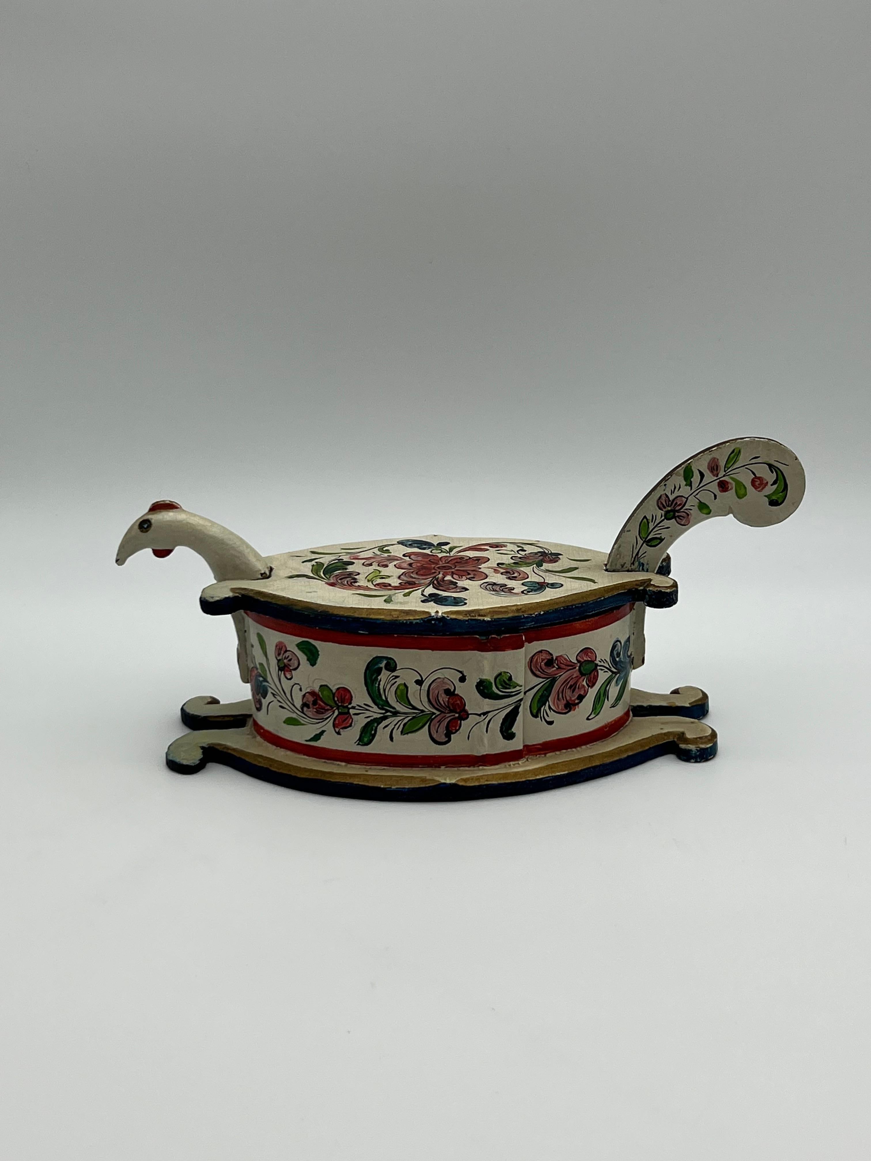 Boîte à dents pour bol à bière Rosemaling norvégien des années 1800 - Art populaire Rosemaling peint à la main Bon état - En vente à Skien, NO