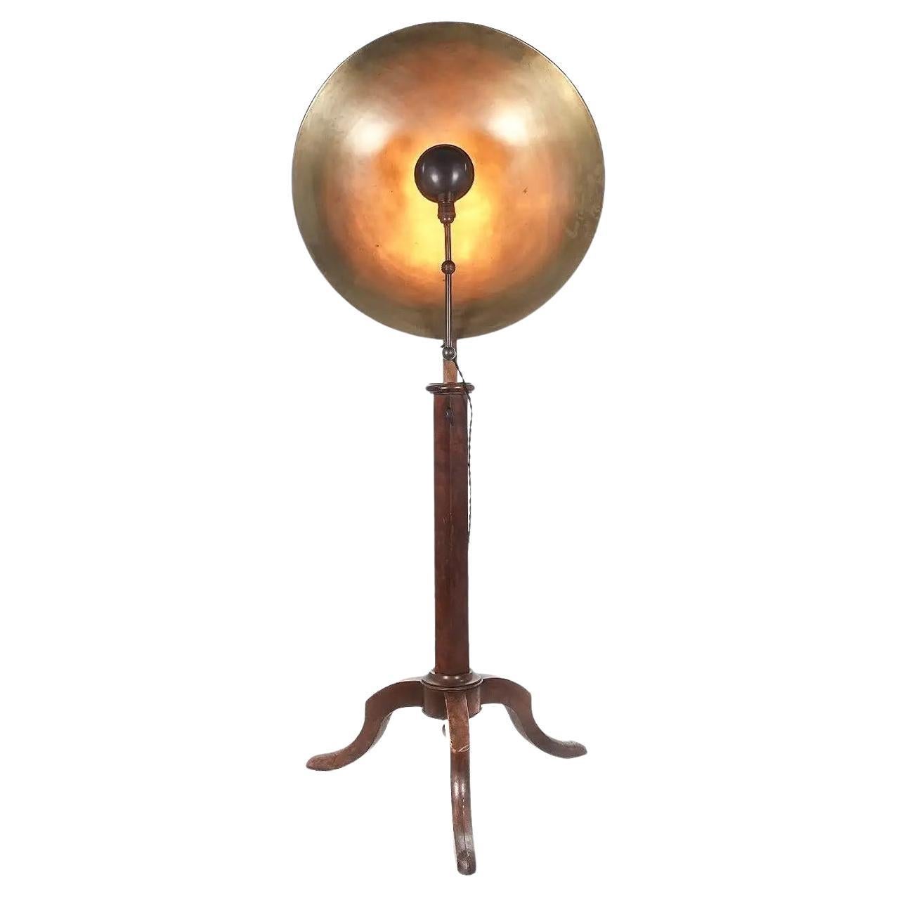 Lampada da terra con specchio parabolico del 1800 in vendita