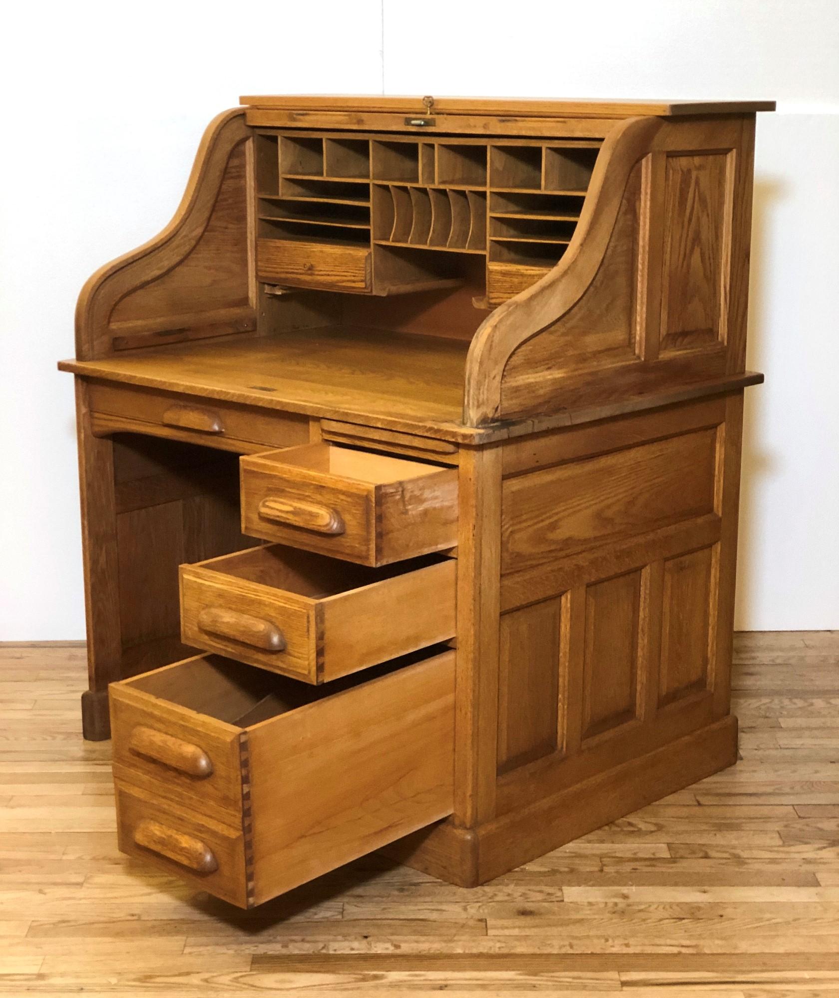 1800s Roll Top Oak Desk with Raised Panels In Good Condition In New York, NY