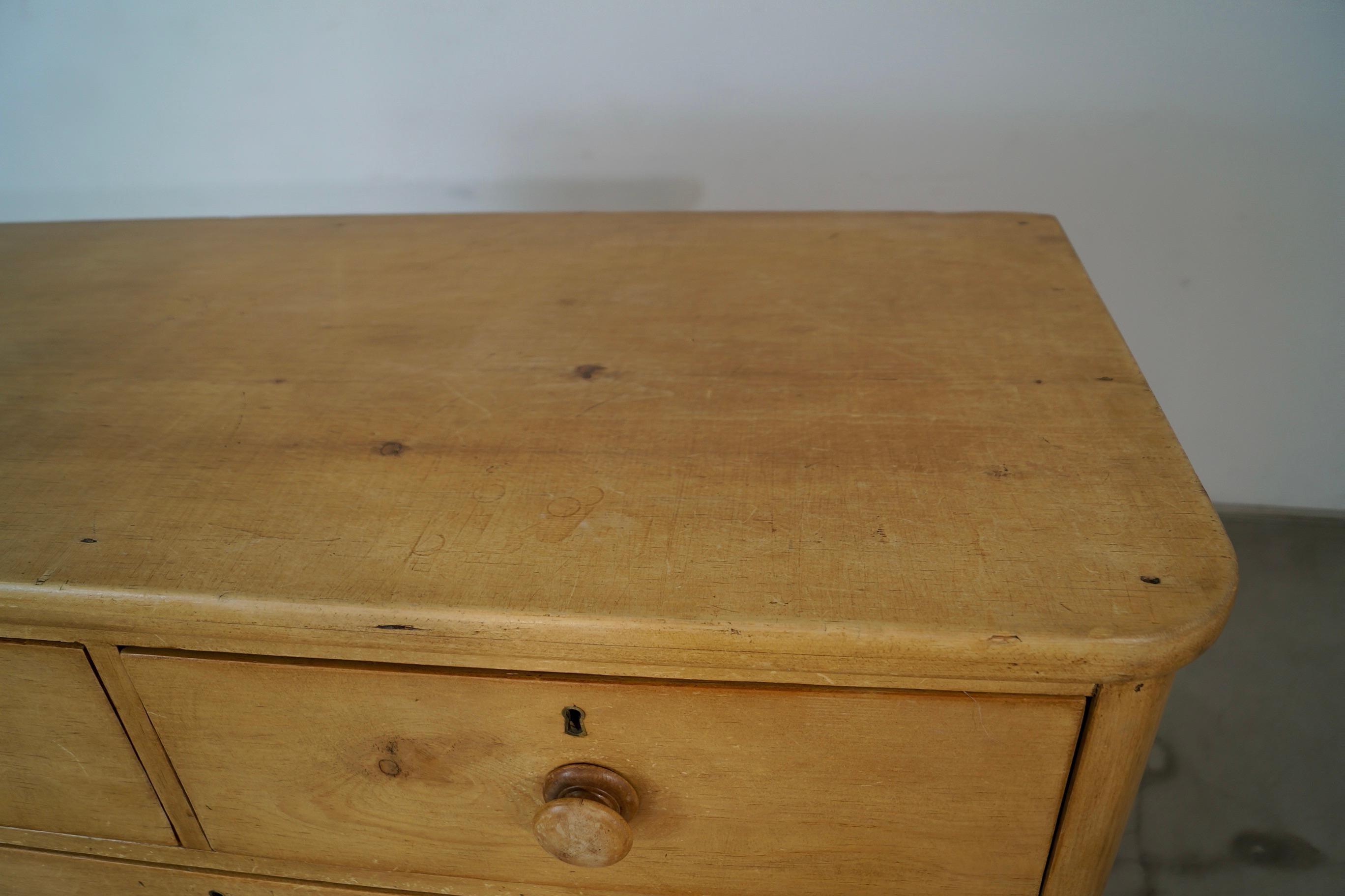 1800's Rustic Solid English Pine Dresser For Sale 9