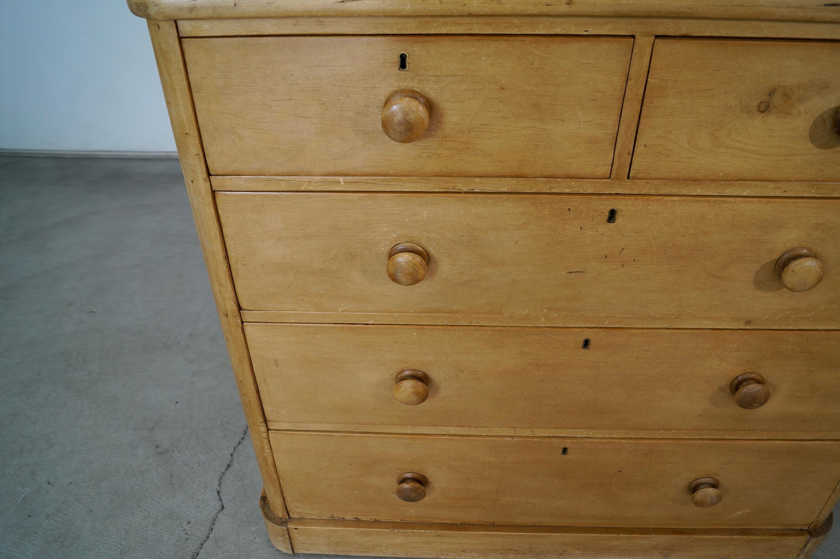 1800's Rustic Solid English Pine Dresser For Sale 10