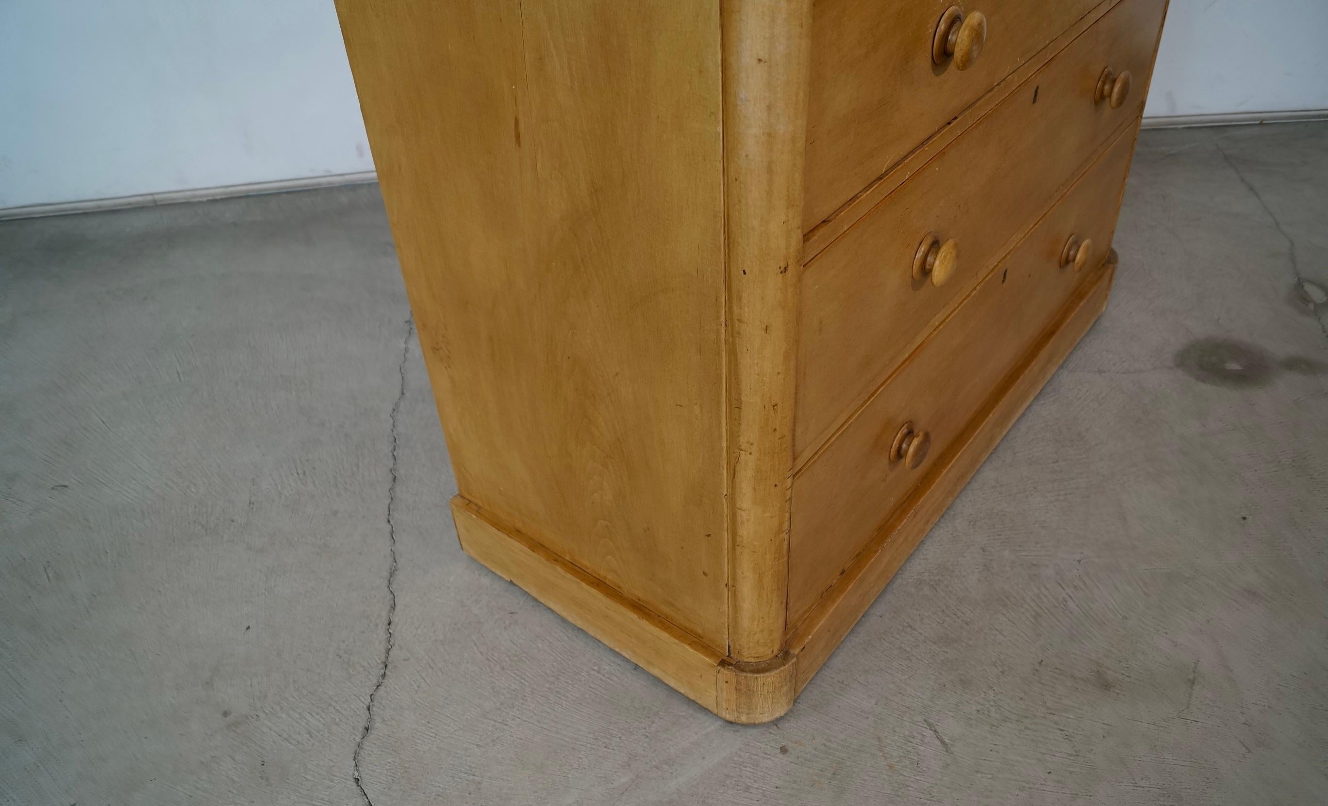1800's Rustic Solid English Pine Dresser For Sale 12