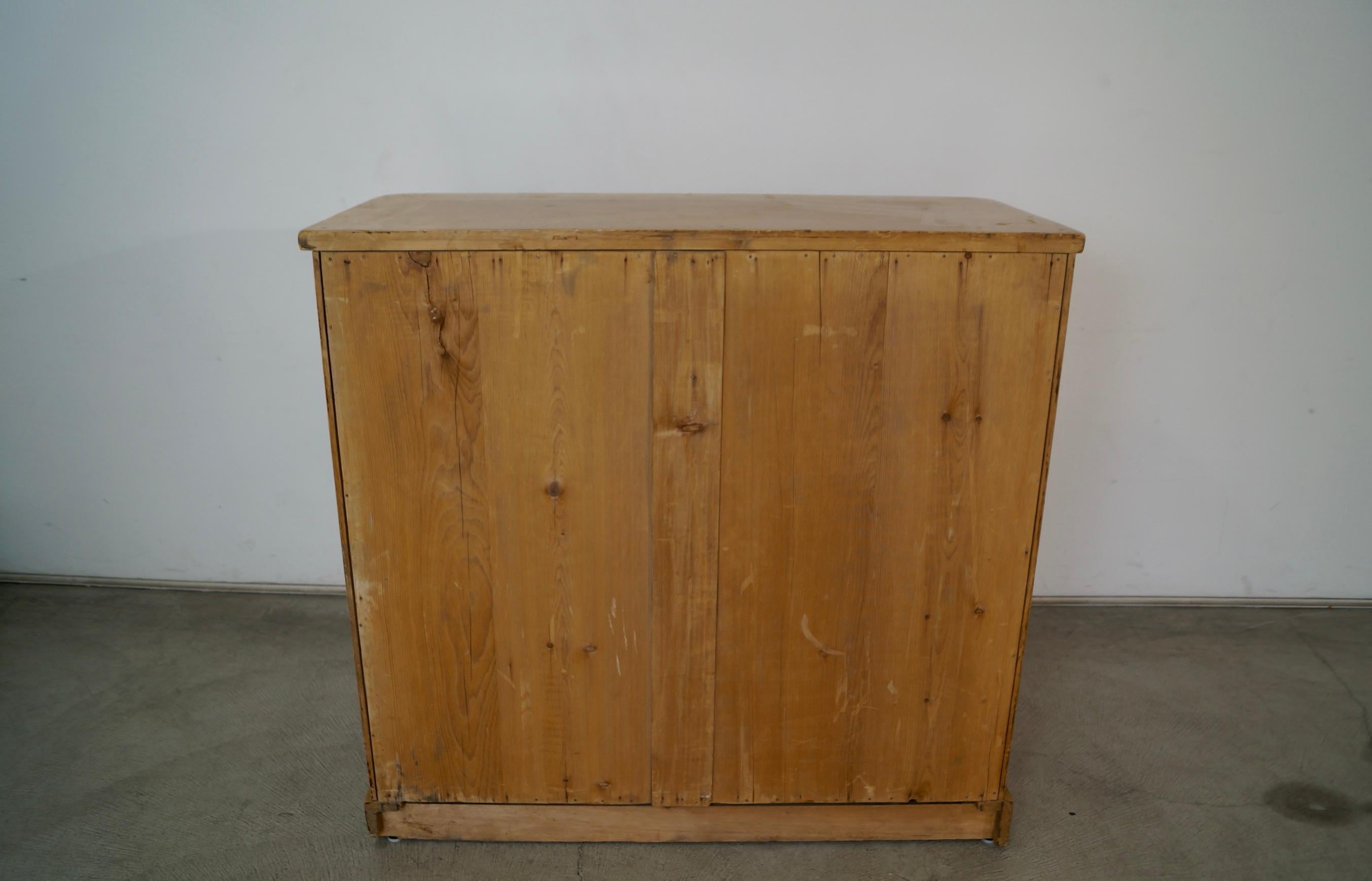 1800's Rustic Solid English Pine Dresser For Sale 15