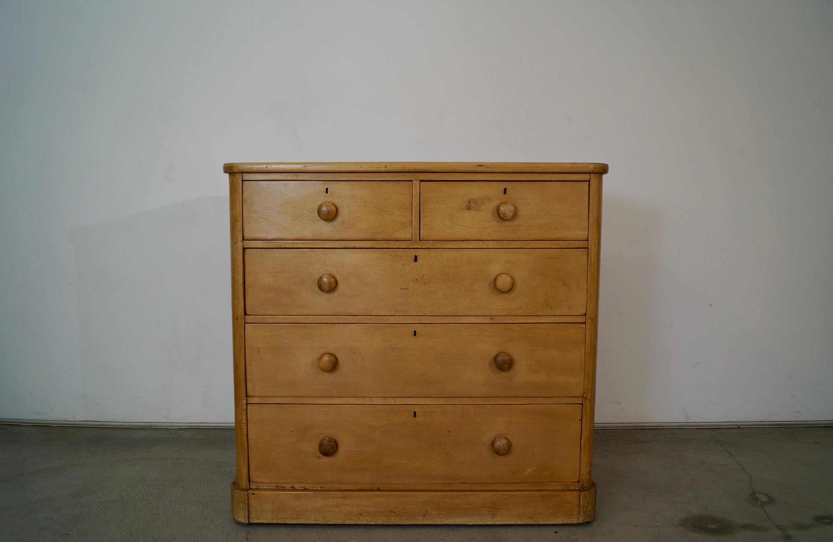 1800's Rustic Solid English Pine Dresser In Distressed Condition For Sale In Burbank, CA