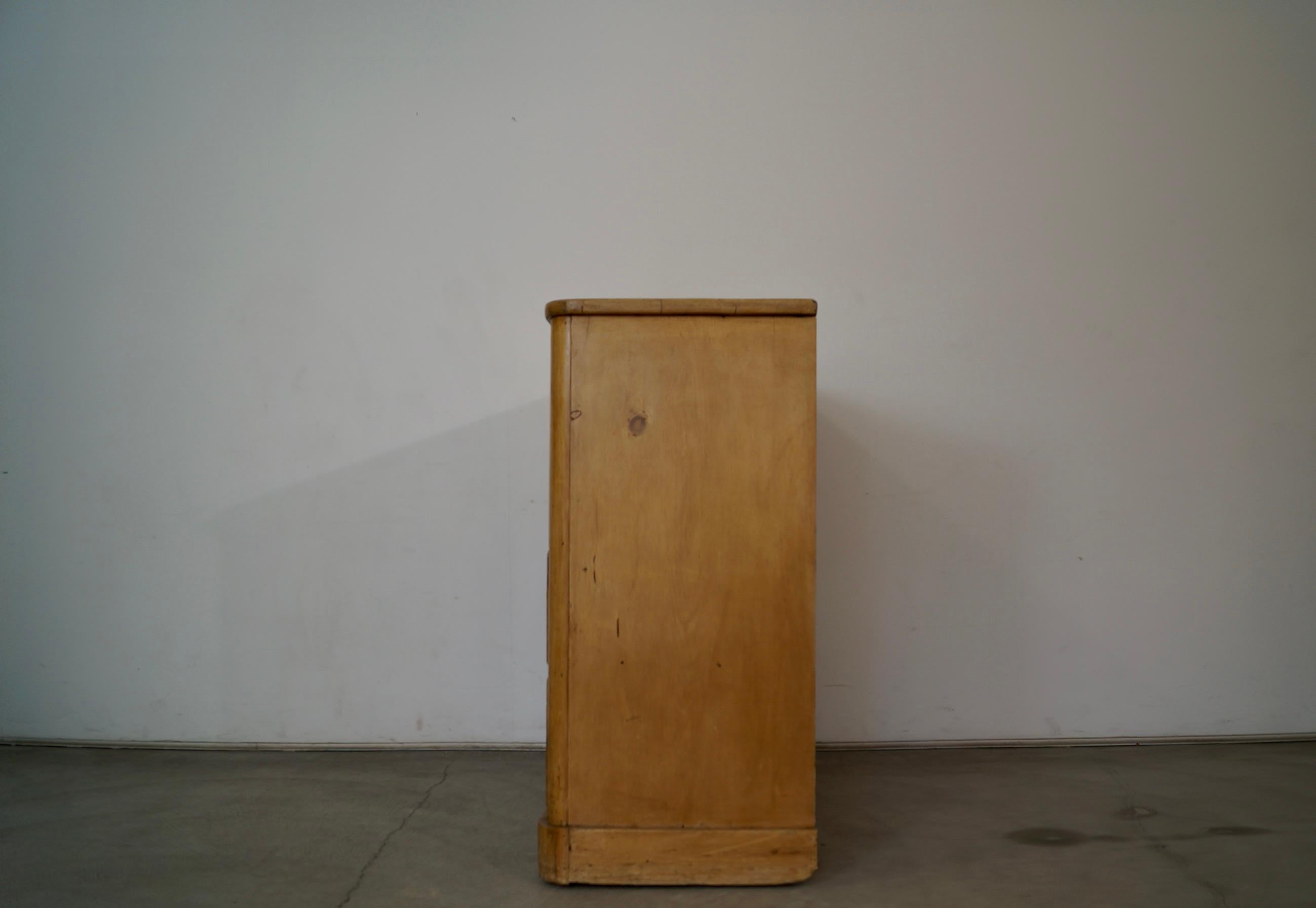 1800's Rustic Solid English Pine Dresser For Sale 2