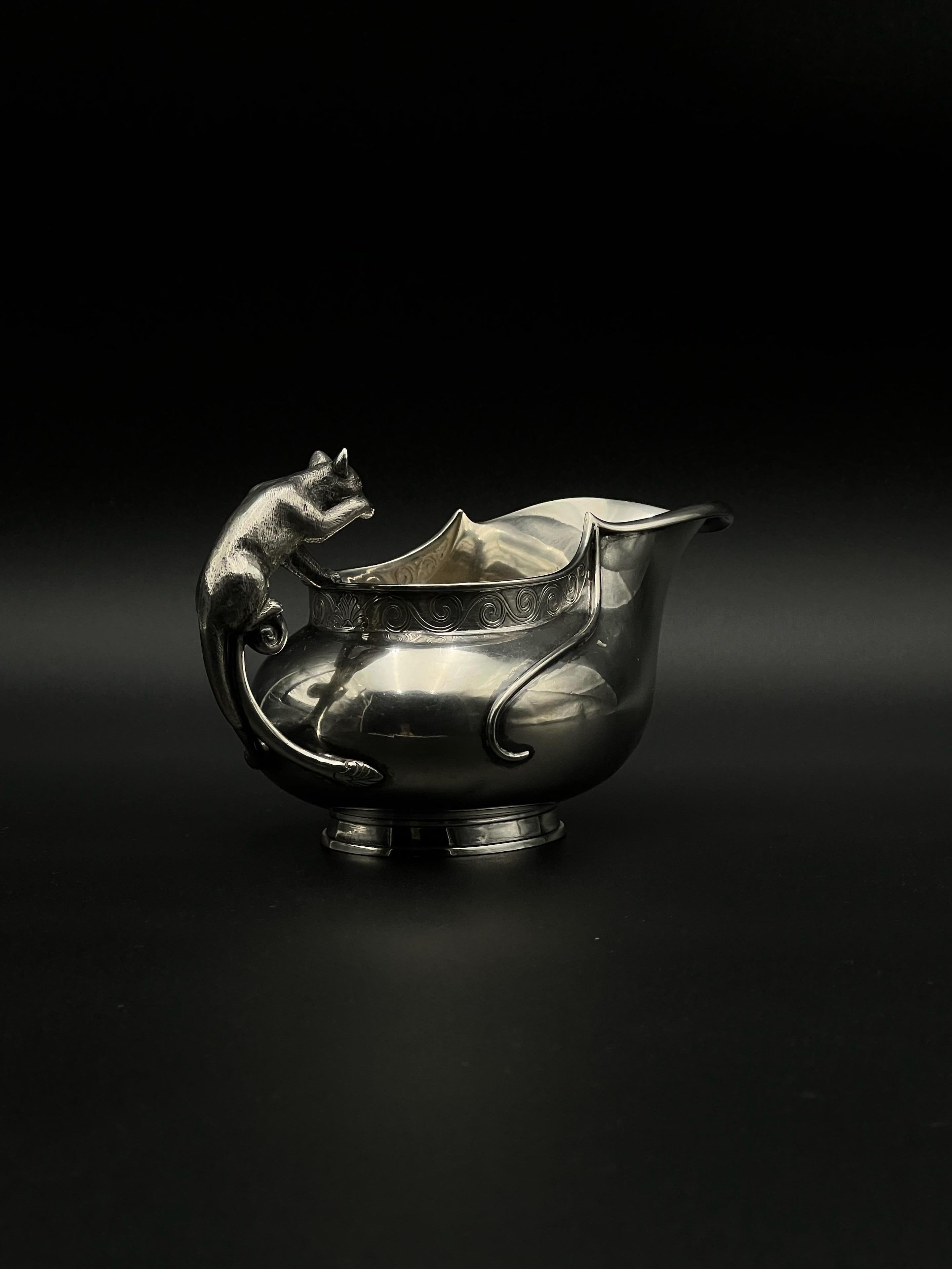 XIX secolo Barattolo per Sauce in argento con manico CAT del 1800 di DRAGSTED per Simon Groth, Danimarca in vendita