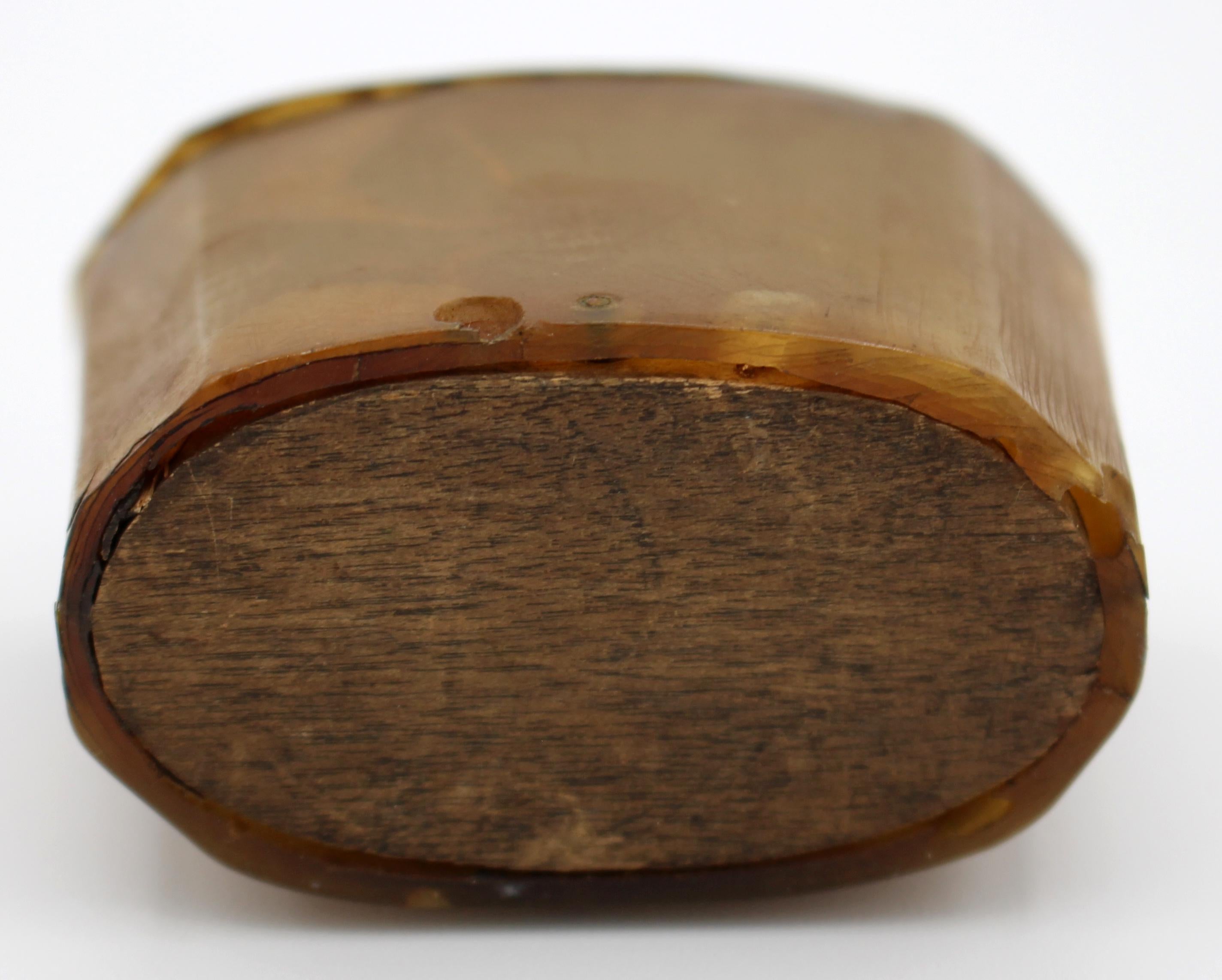 horn snuff box
