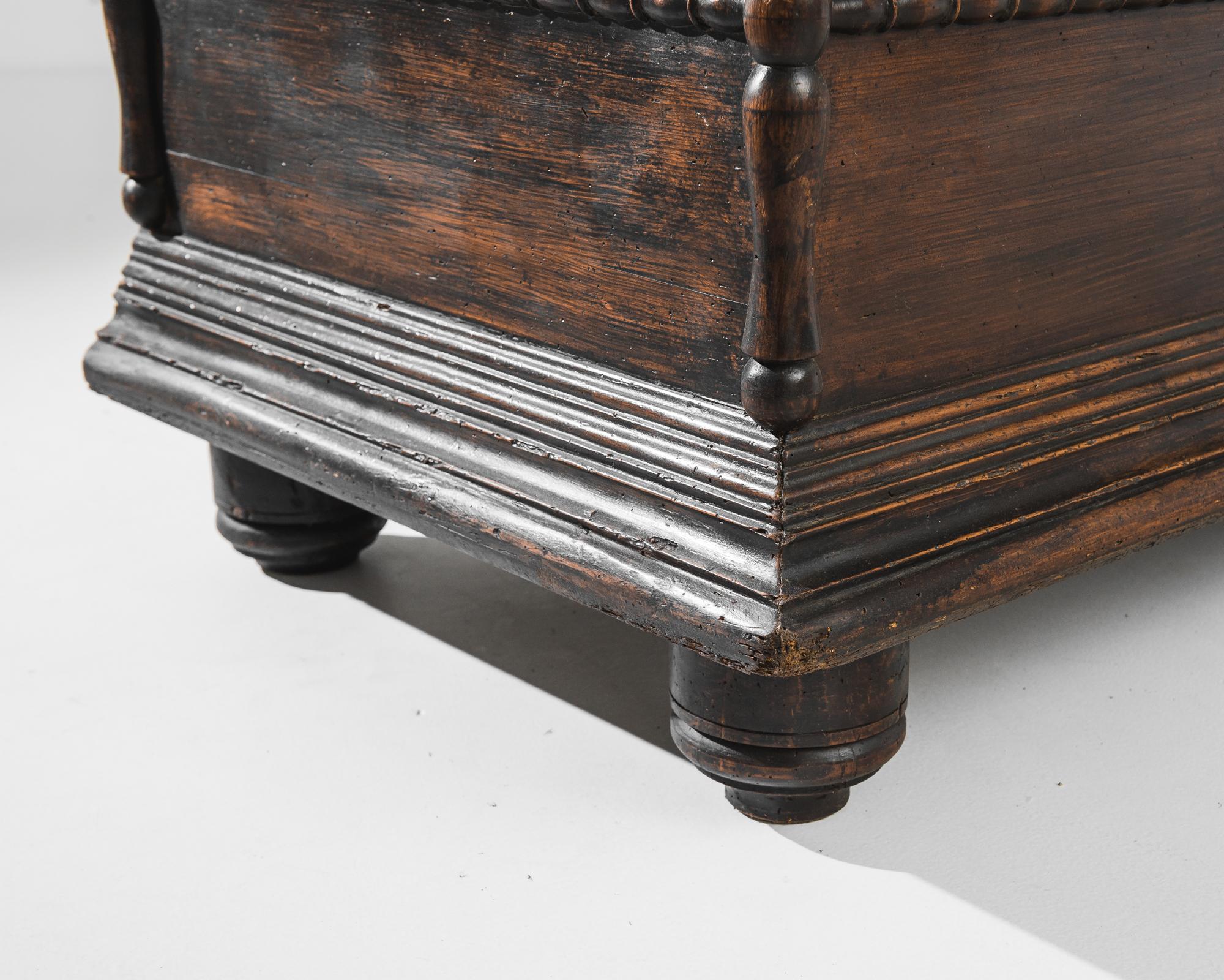 1800s Southern European Wooden Trunk 3