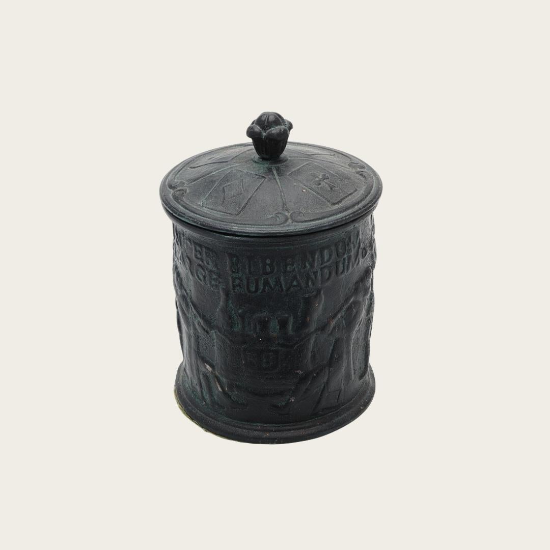 Suédois Jarre à tabac suédoise en fonte des années 1800 en vente