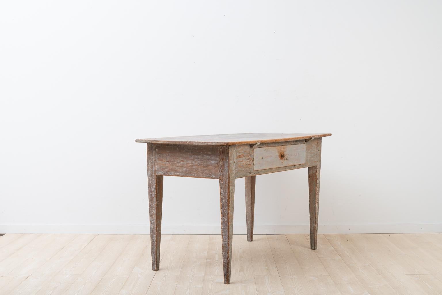 1800s Swedish Gustavian Folk Art Table / Desk In Good Condition In Kramfors, SE