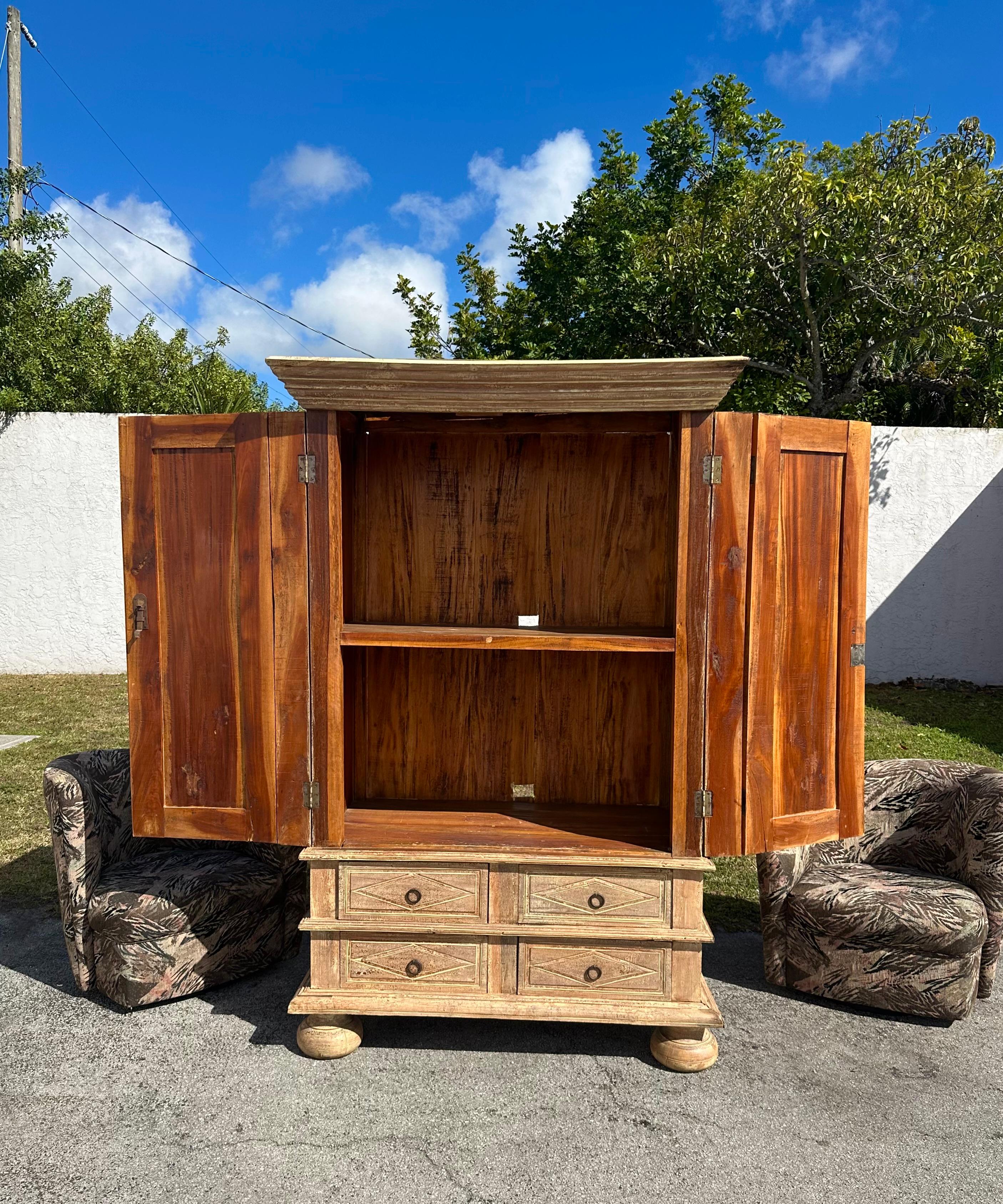 Armoire de style gustavien suédois du 19ème siècle avec portes et tiroirs en vente 4