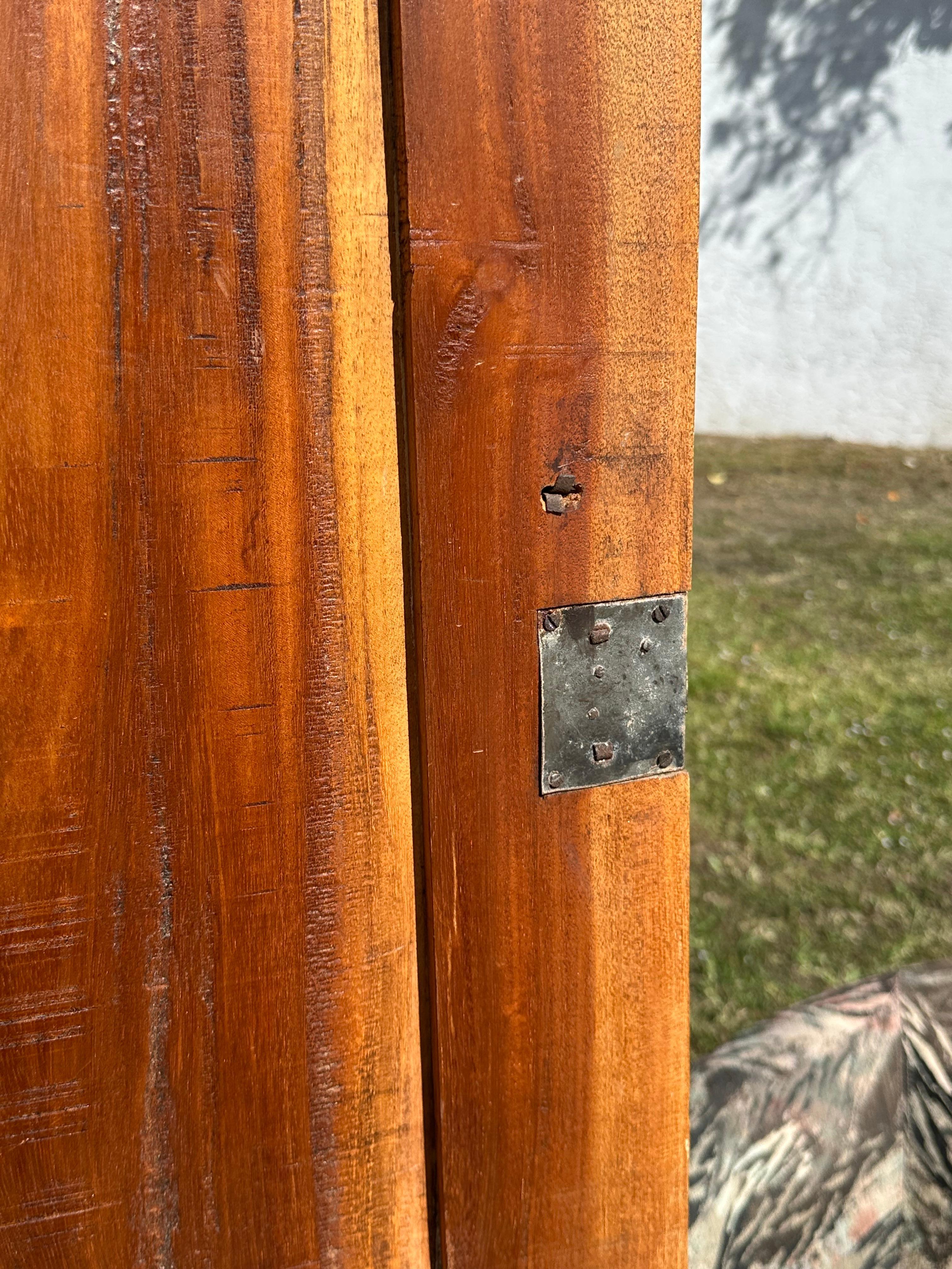 Armoire de style gustavien suédois du 19ème siècle avec portes et tiroirs en vente 8