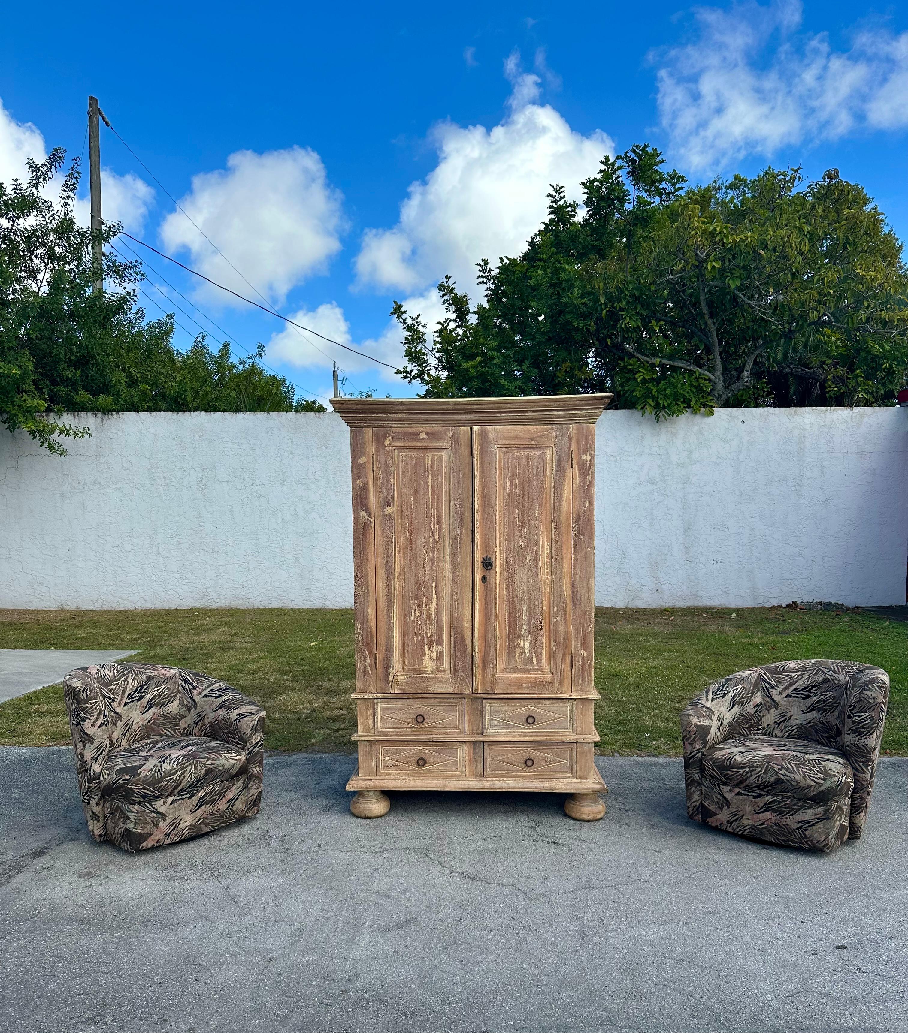 Armoire de style gustavien suédois du 19ème siècle avec portes et tiroirs en vente 9