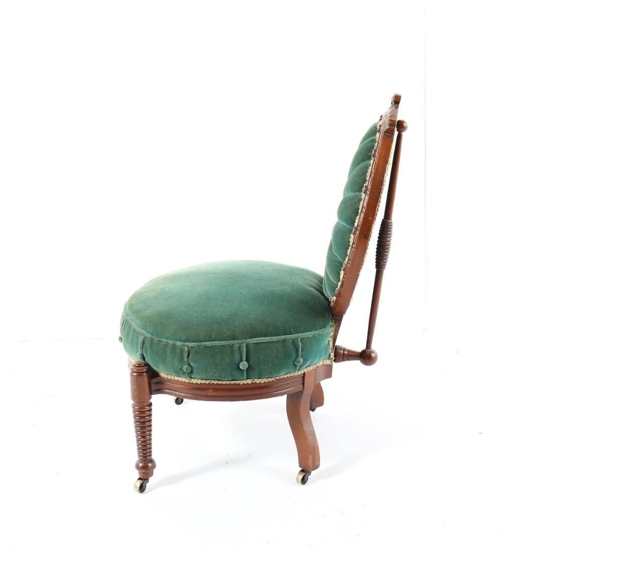 Hand-Carved 1800s Victorian Balloon Back Accent Chair on Casters in Emerald Green Velvet For Sale