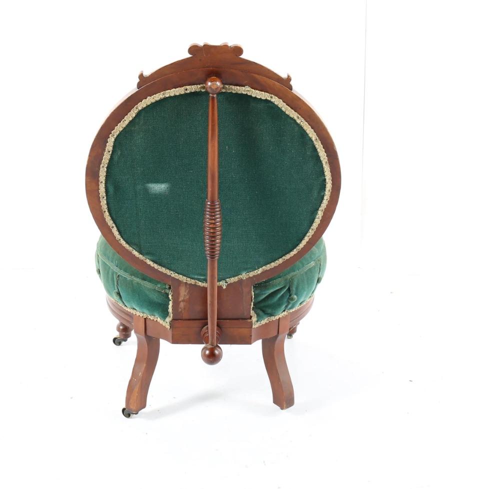1800s Victorian Balloon Back Accent Chair on Casters in Emerald Green Velvet For Sale 1