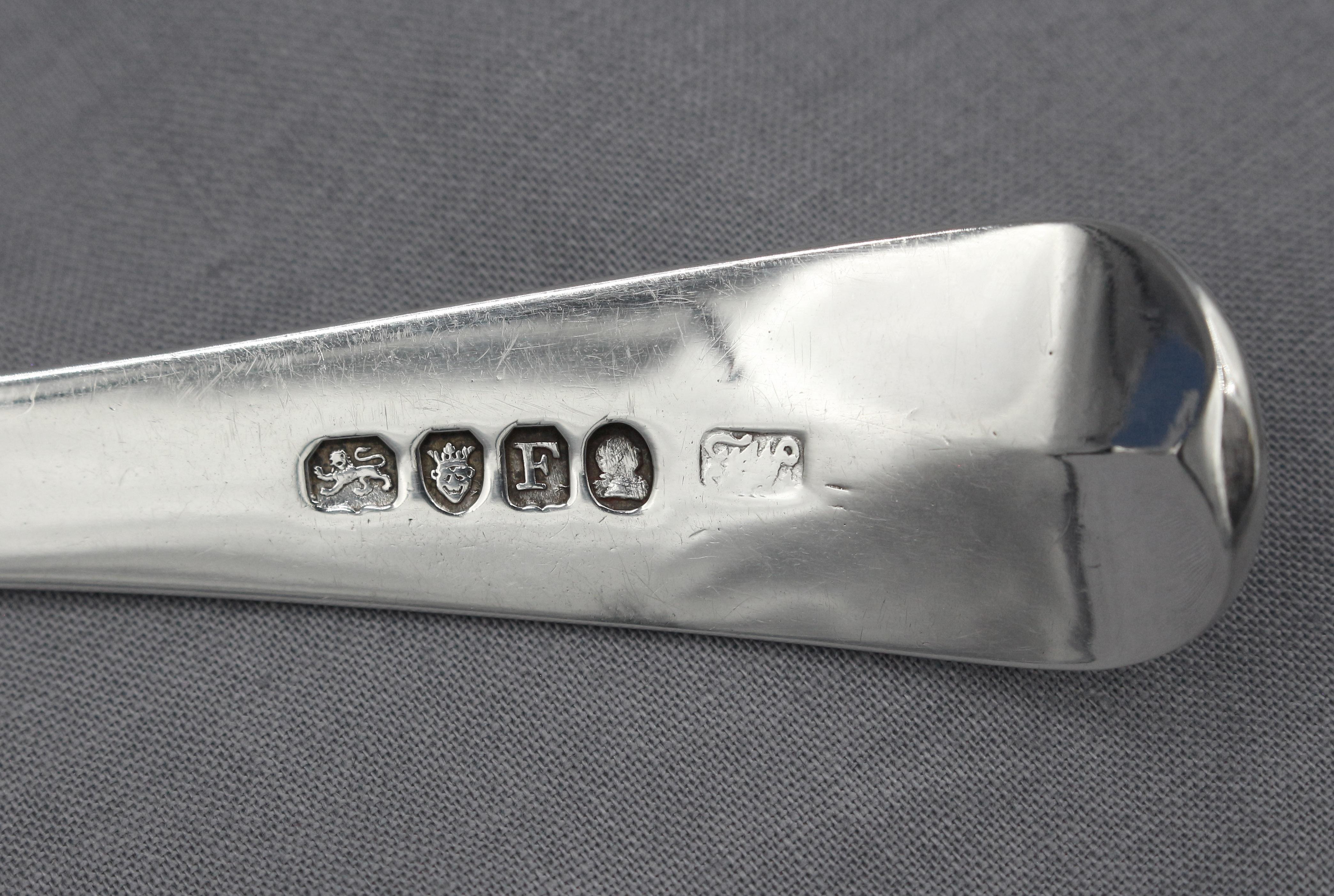 1801 Pair of Old English Pattern Sterling Potato Serving Forks by John Wren II In Good Condition For Sale In Chapel Hill, NC