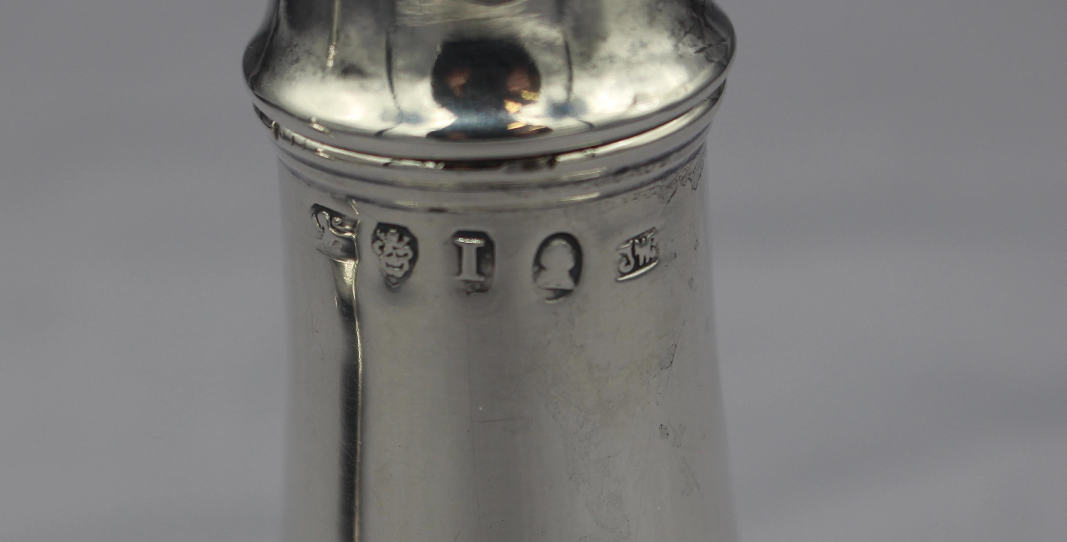 1804 Pareja de pimenteros ingleses de plata de ley de Thomas Wallis II Inglés en venta