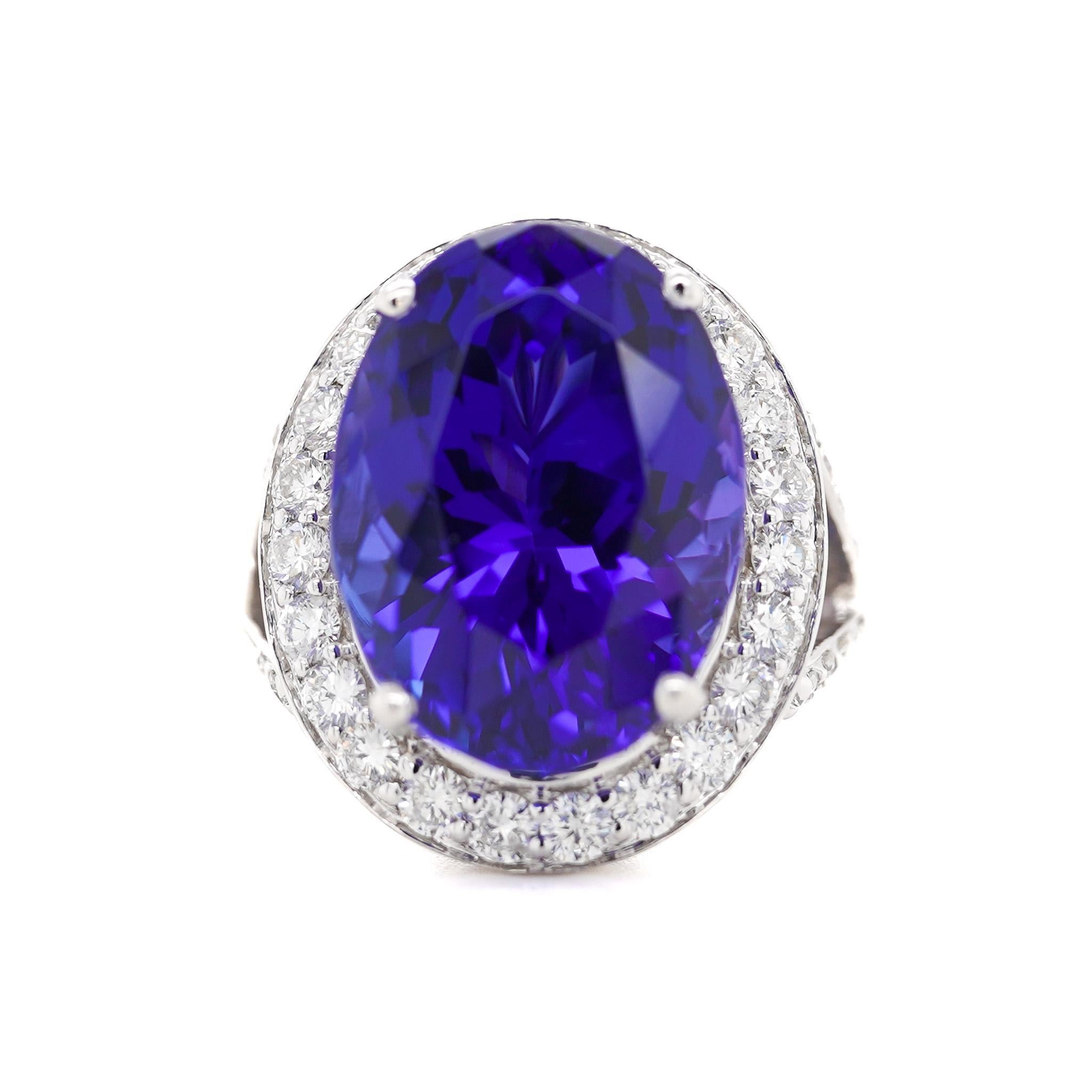 Art déco 18.06 Carat AAAA Tanzanite Bague en or blanc 18K à pans coupés en vente