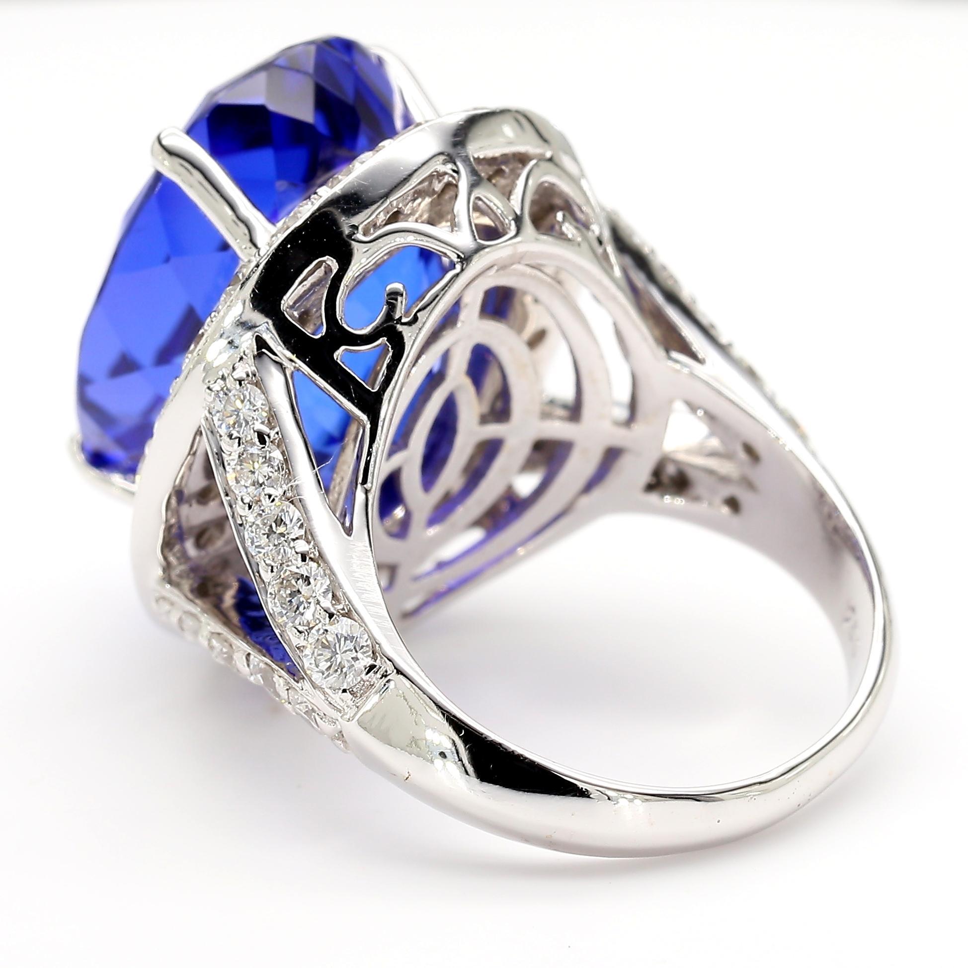 18.06 Carat AAAA Tanzanite Bague en or blanc 18K à pans coupés Pour femmes en vente