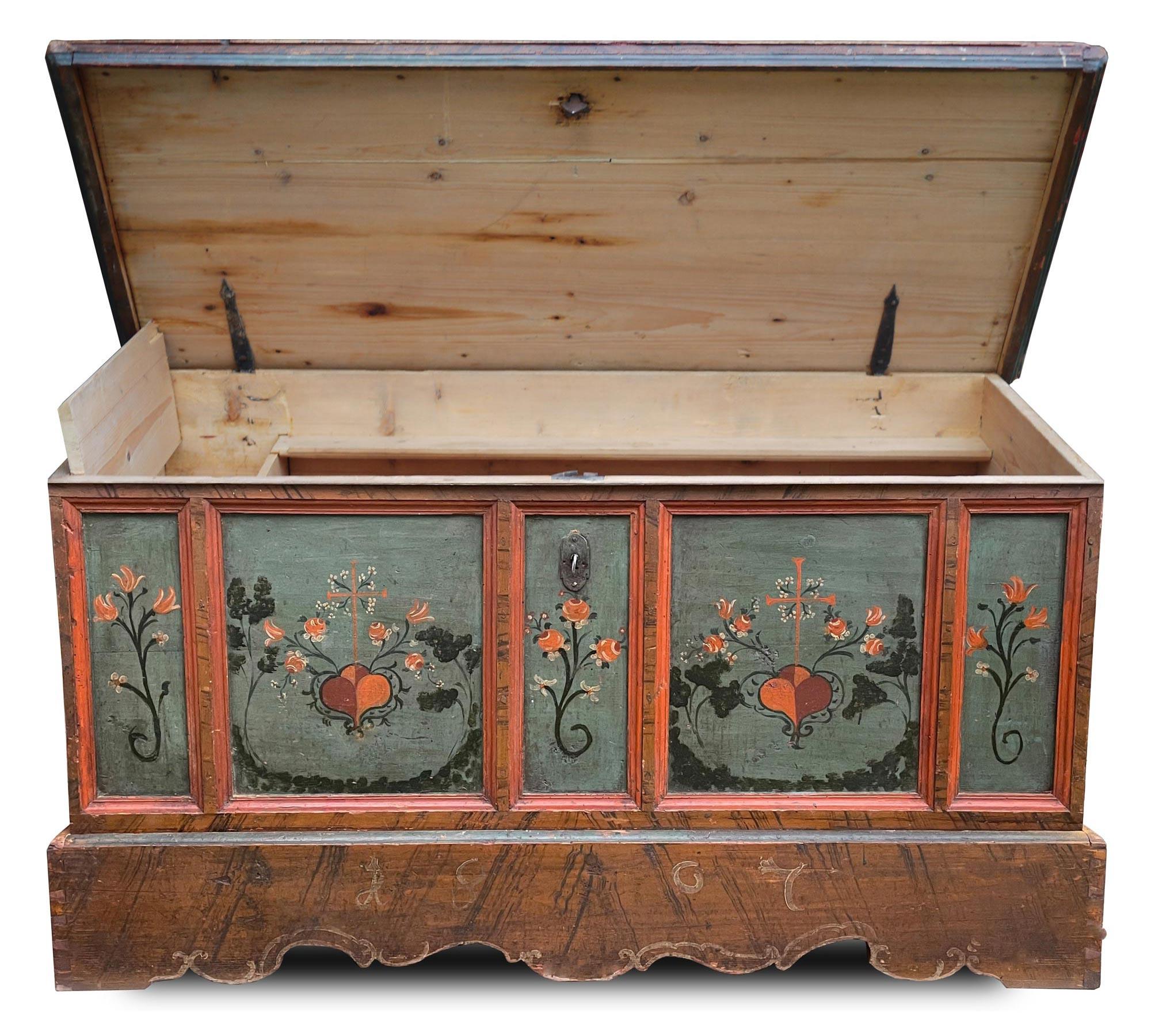 1807 Blu Painted Alpine Central Europe Blanket Chest 6