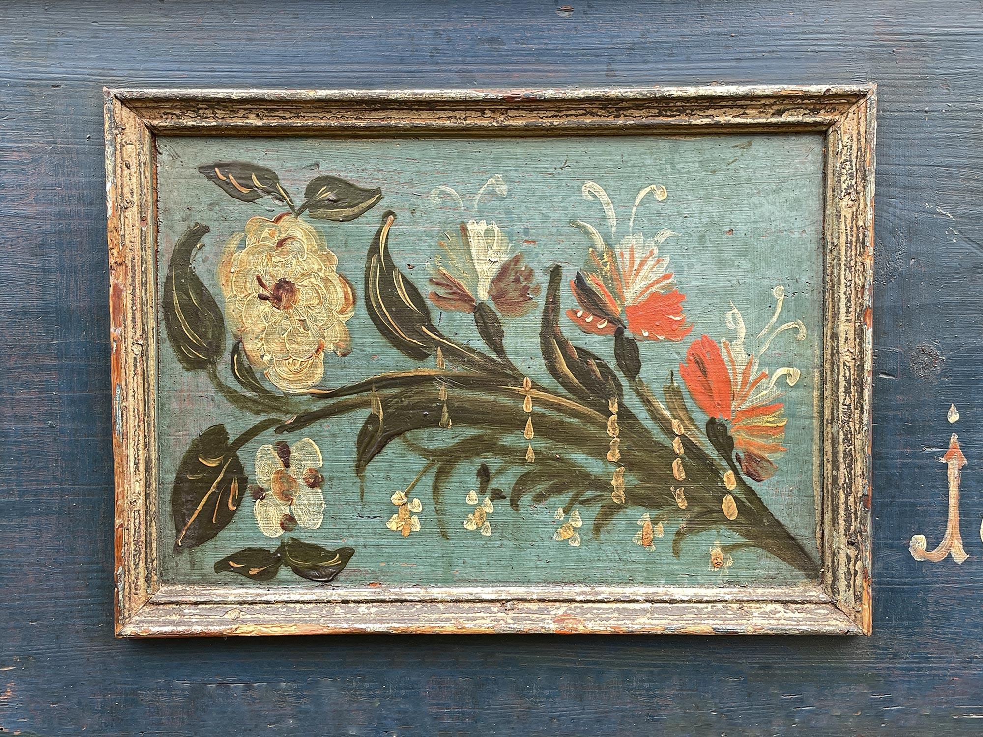 1808 Blu Floral Painted Blanket Chest In Good Condition In Albignasego, IT