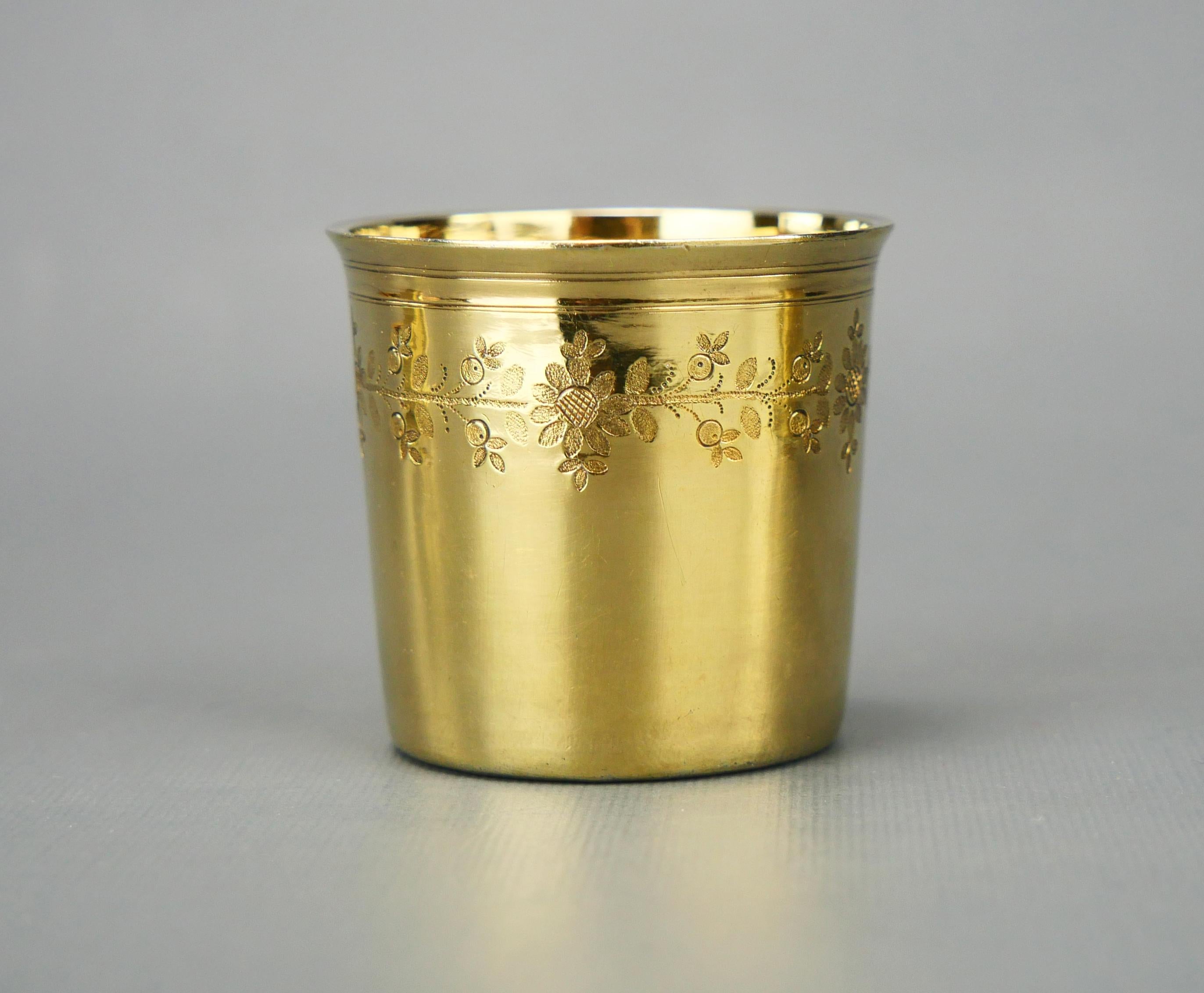 1809 - 1819 Tre bicchieri francesi Paris Shots Jiggers in argento massiccio dorato 911 / 61g in vendita 4