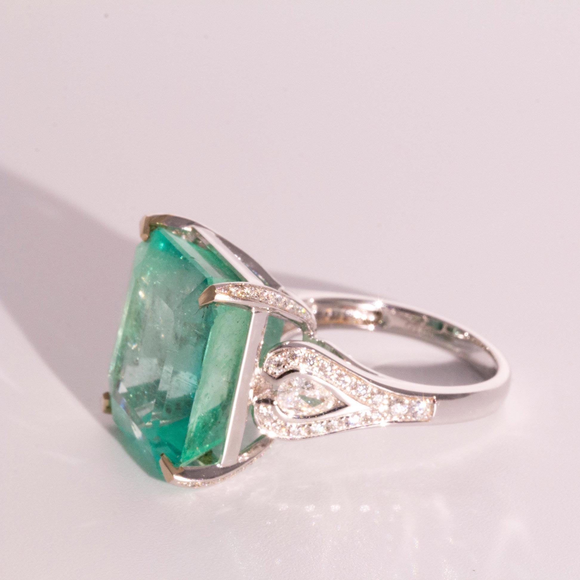 18 carat emerald cut diamond ring