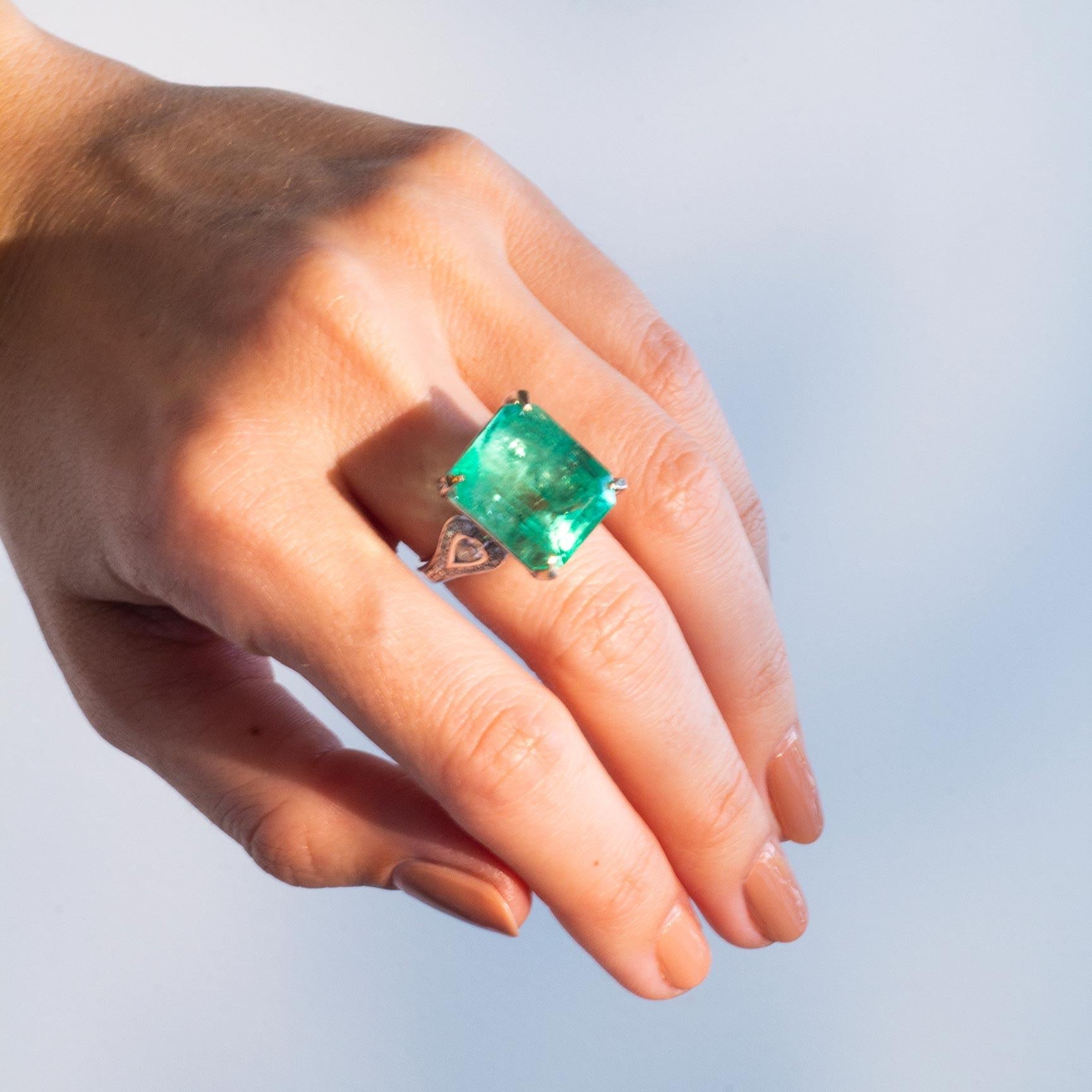 18 on sale carat emerald