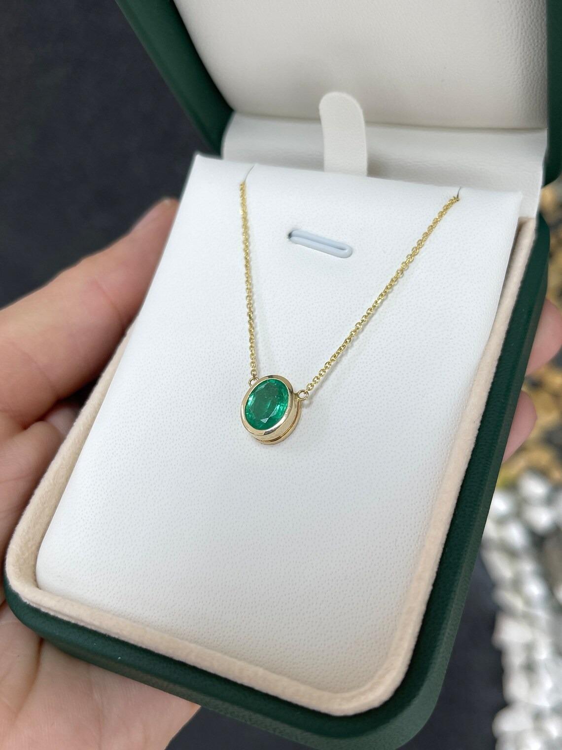 1.80ct 14K North to South Bezel Set Oval Cut Emerald Stationary Pendant Necklace In New Condition For Sale In Jupiter, FL