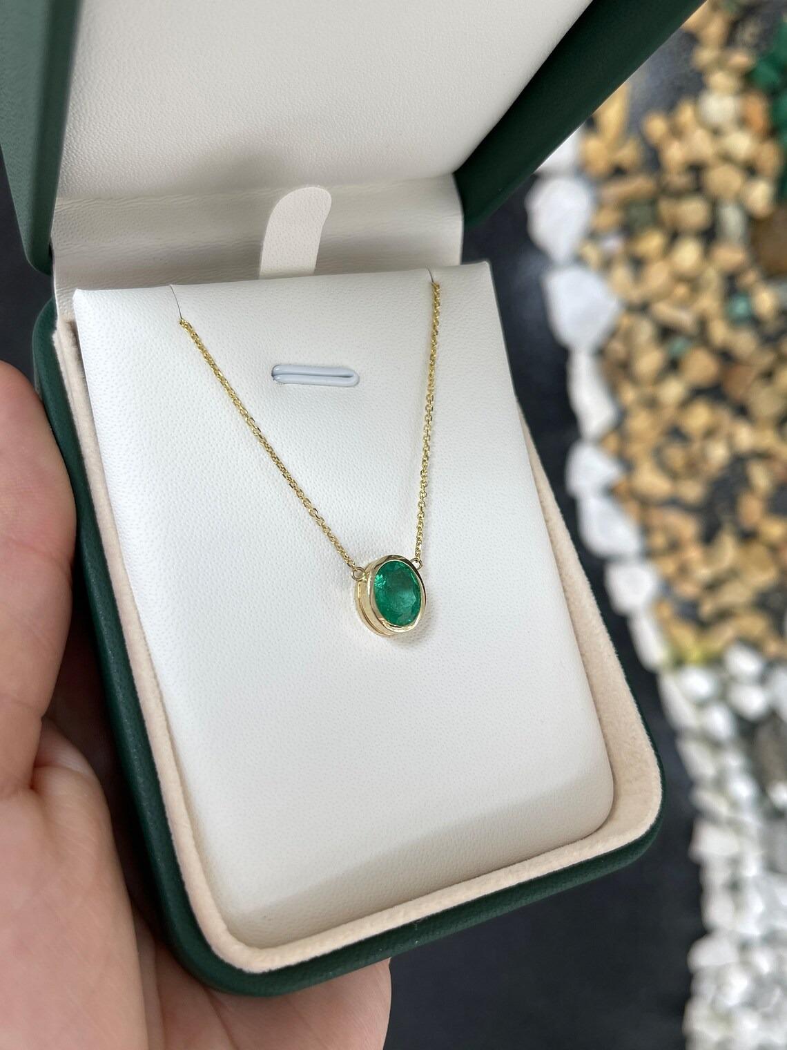 Women's 1.80ct 14K North to South Bezel Set Oval Cut Emerald Stationary Pendant Necklace For Sale