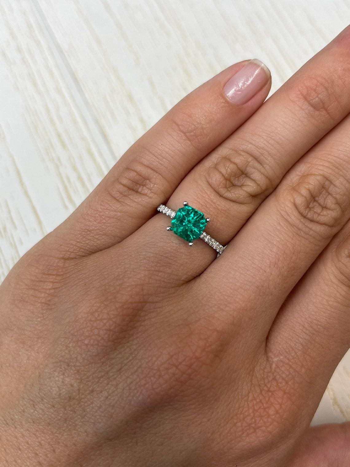 1,80ct AAA+ Muzo Verde Asscher Cut Gema Colombiana 7,3x7,3 Genuina Piedra de Nacimiento de Mayo en venta 1