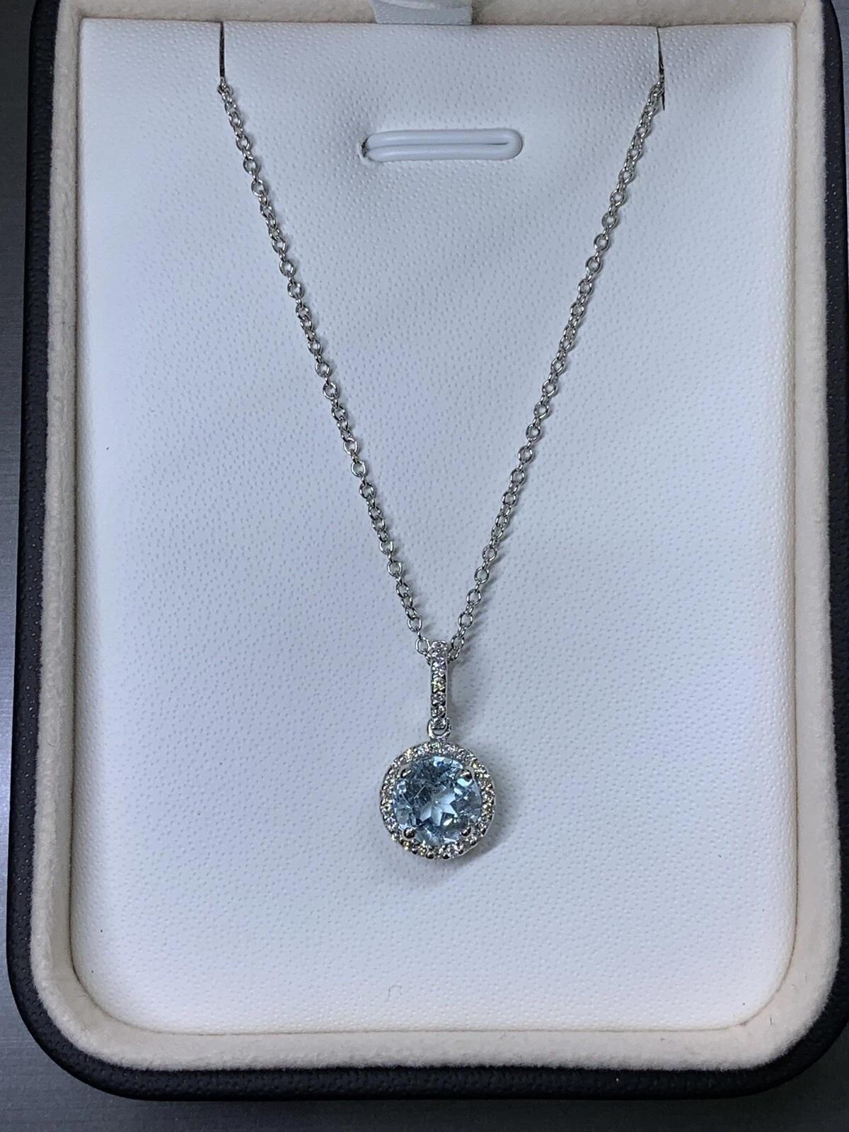 Taille ronde Collier avec pendentif solitaire en aigue-marine et diamant de 1,80ct 18ct blanc en vente