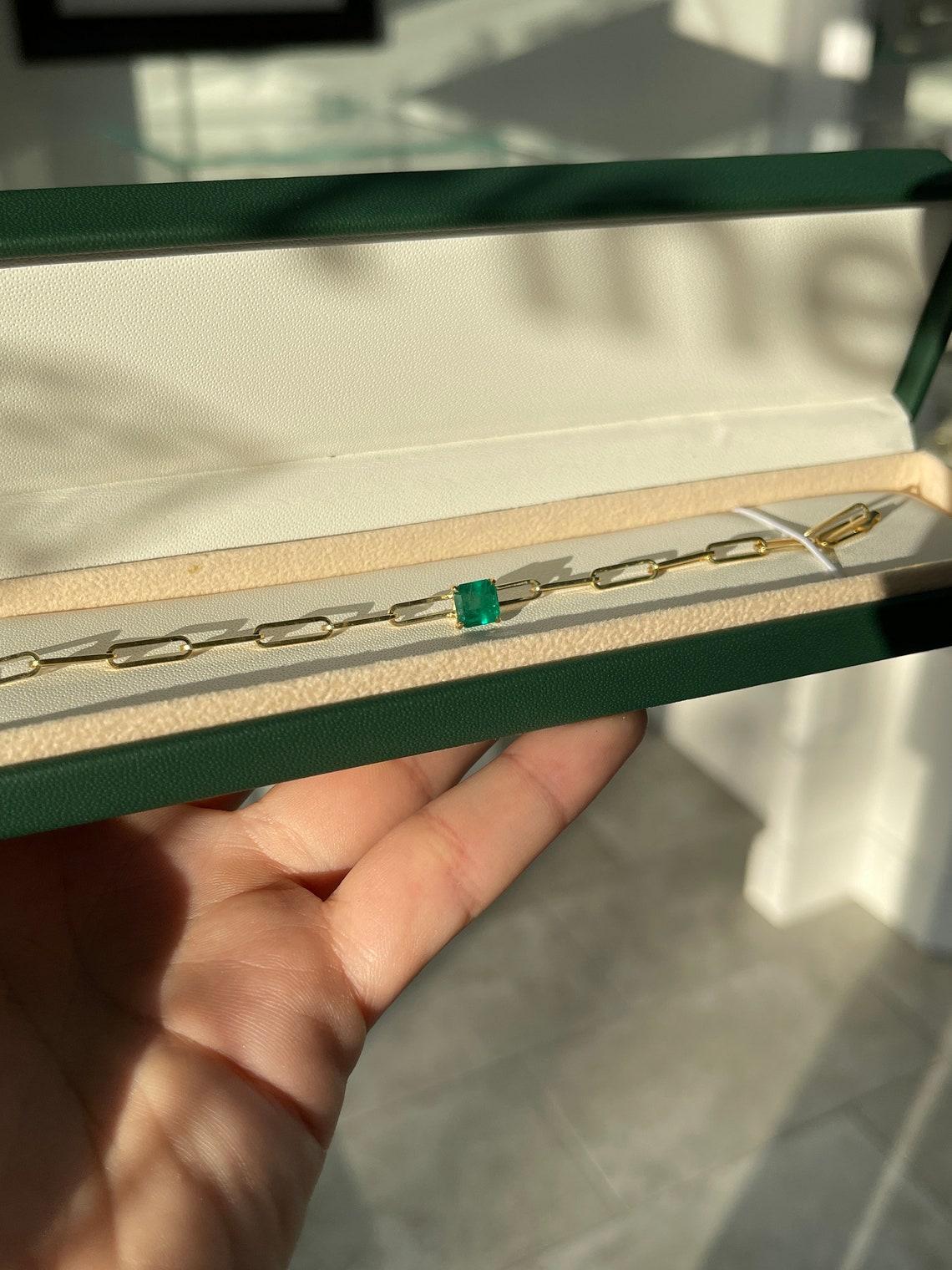 1.80ct Asscher Cut Emerald Solitaire Bracelet – 14K Gold Paperclip Design For Sale 2