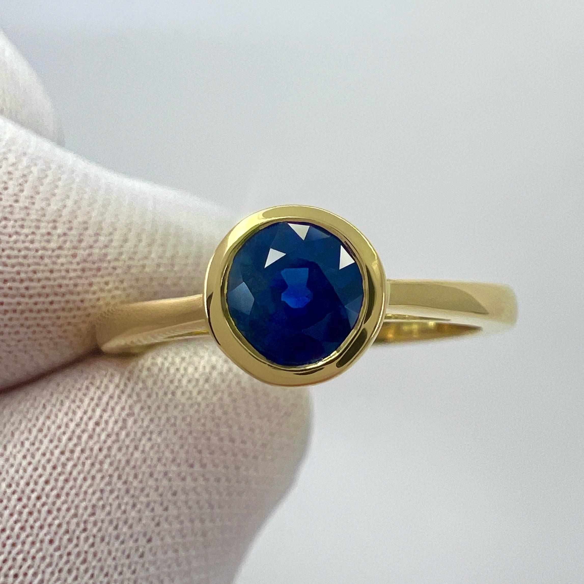 Bague rubans en or jaune 18 carats avec saphir de Ceylan rond bleu tournesol de 1,80 carat en vente 5