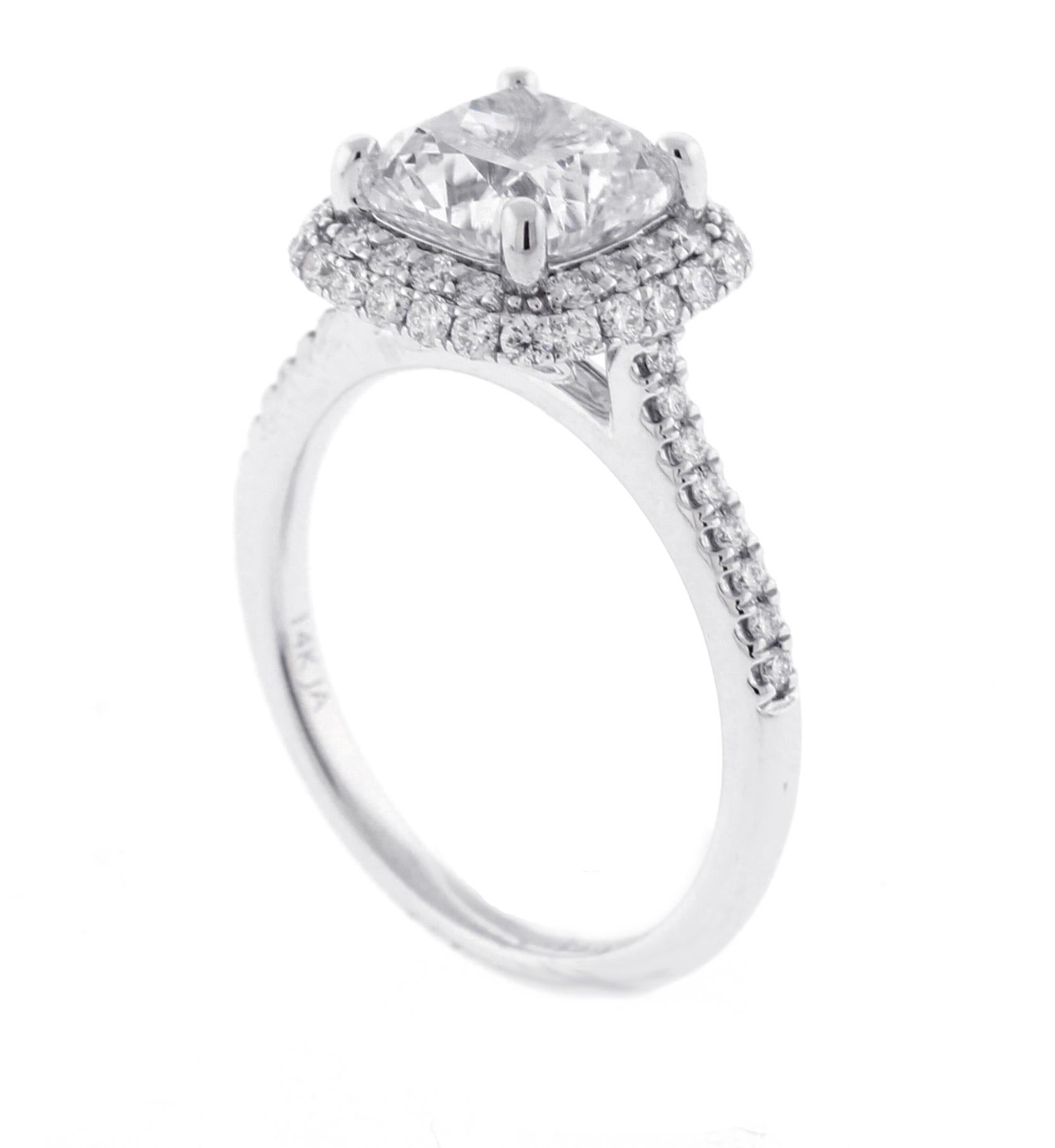 1.80ct Cushion Cut Diamond Halo Engagement  Ring In condizioni ottime in vendita a Bethesda, MD