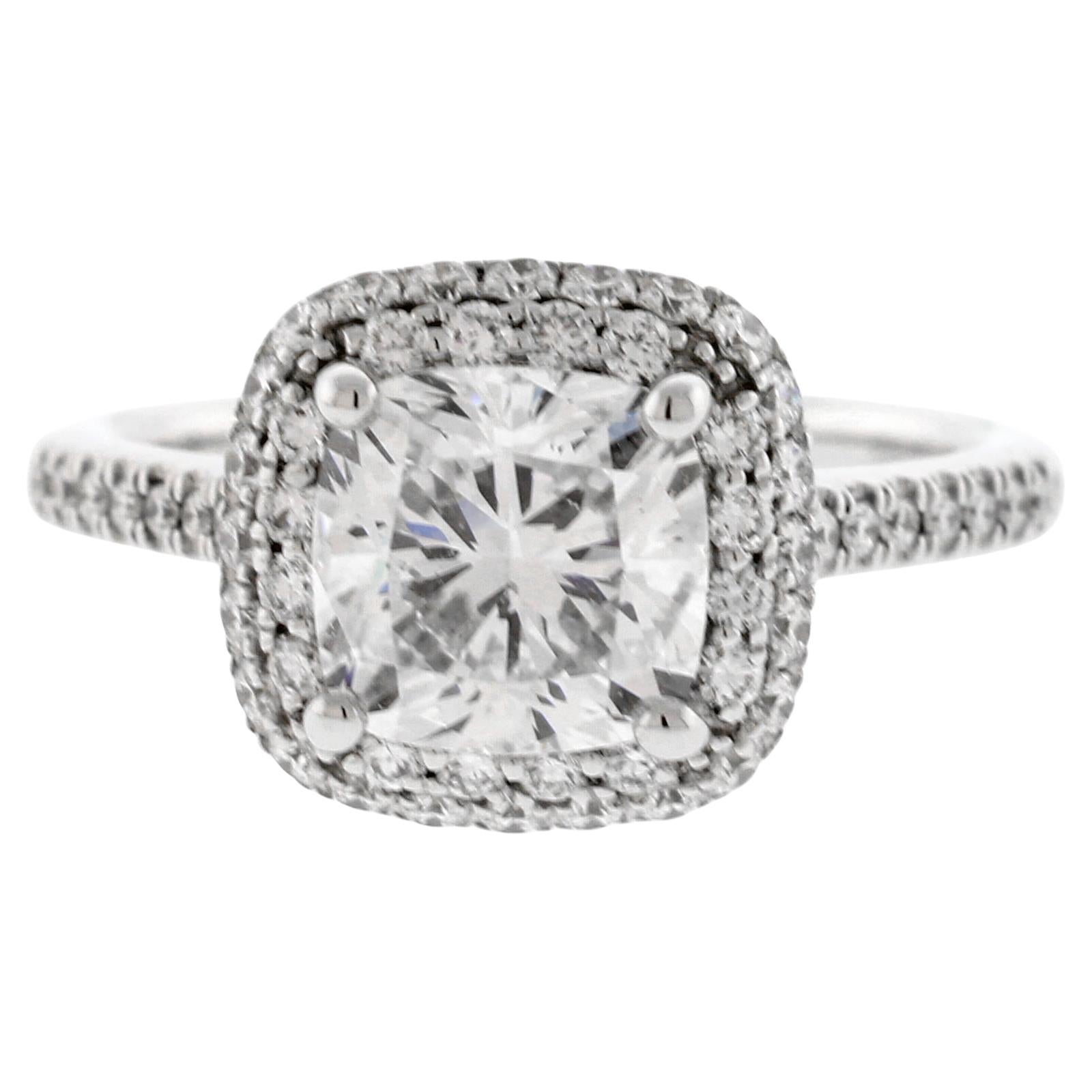1.80ct Cushion Cut Diamond Halo Engagement  Ring in vendita