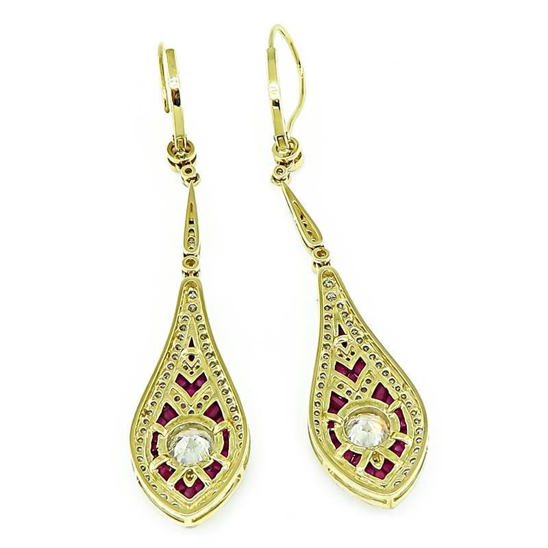 1.80ct Diamond 1.50ct Ruby Gold Drop Earrings In Good Condition For Sale In New York, NY
