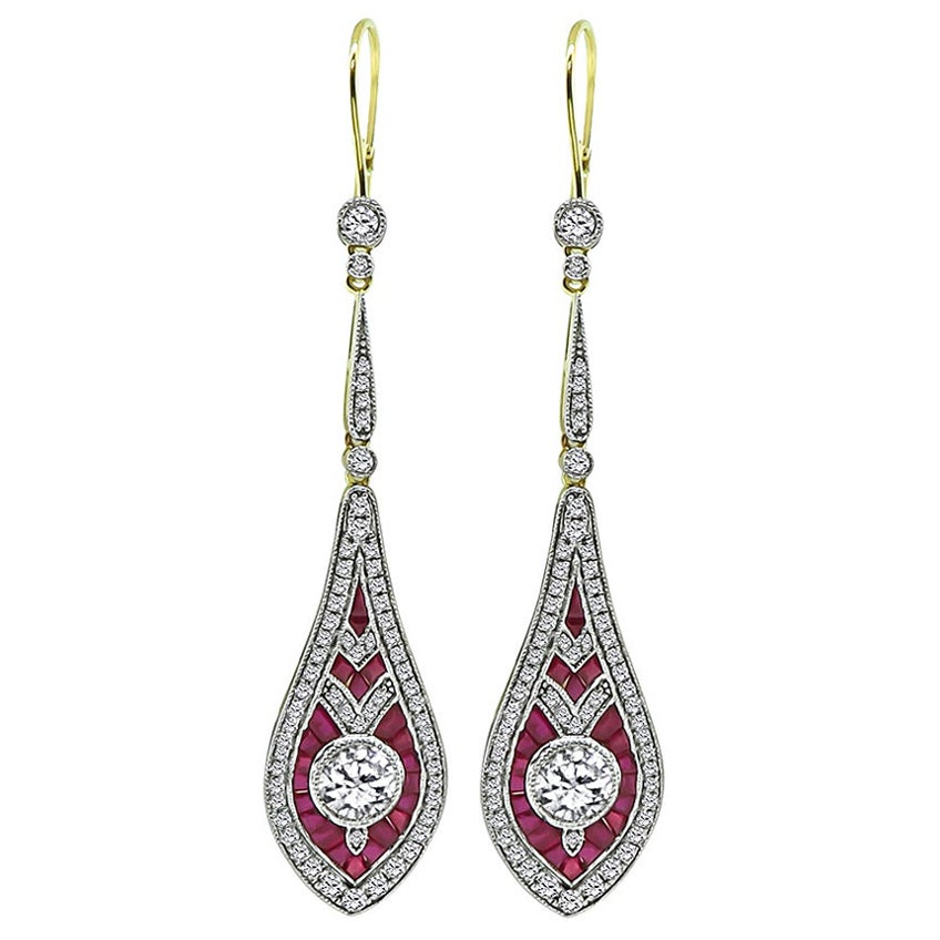 Boucles d'oreilles pendantes en or avec 1,80 ct de diamant et 1,50 ct de rubis