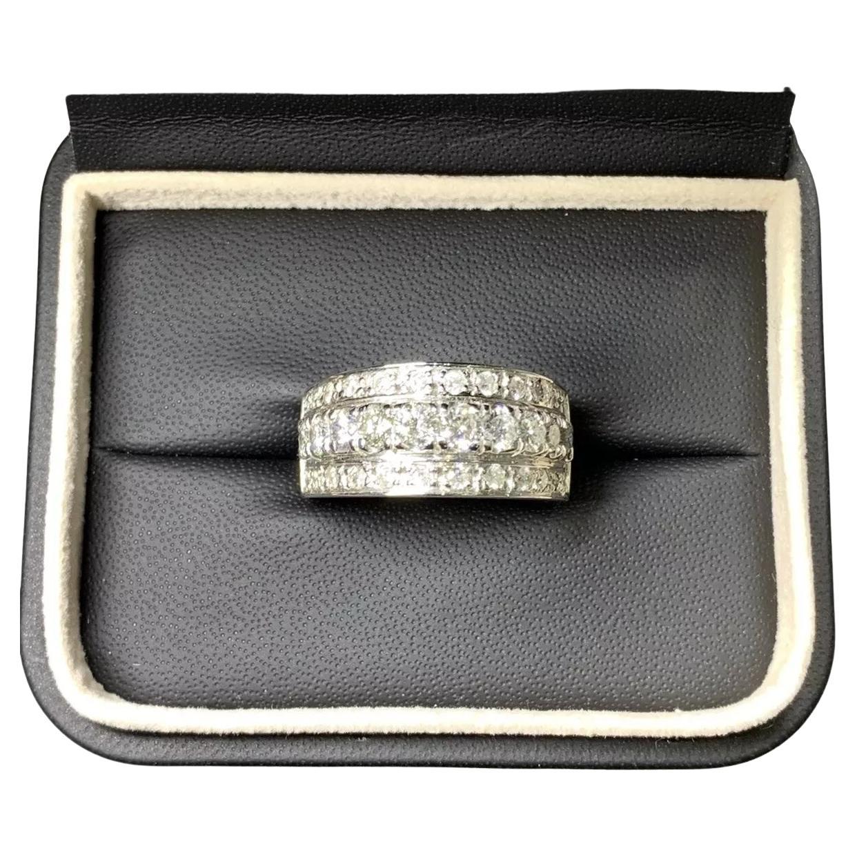 Anello unisex a fascia larga con diamante da 1,80 carati in oro bianco 18 carati.