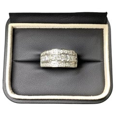 Anello unisex a fascia larga con diamante da 1,80 carati in oro bianco 18 carati.