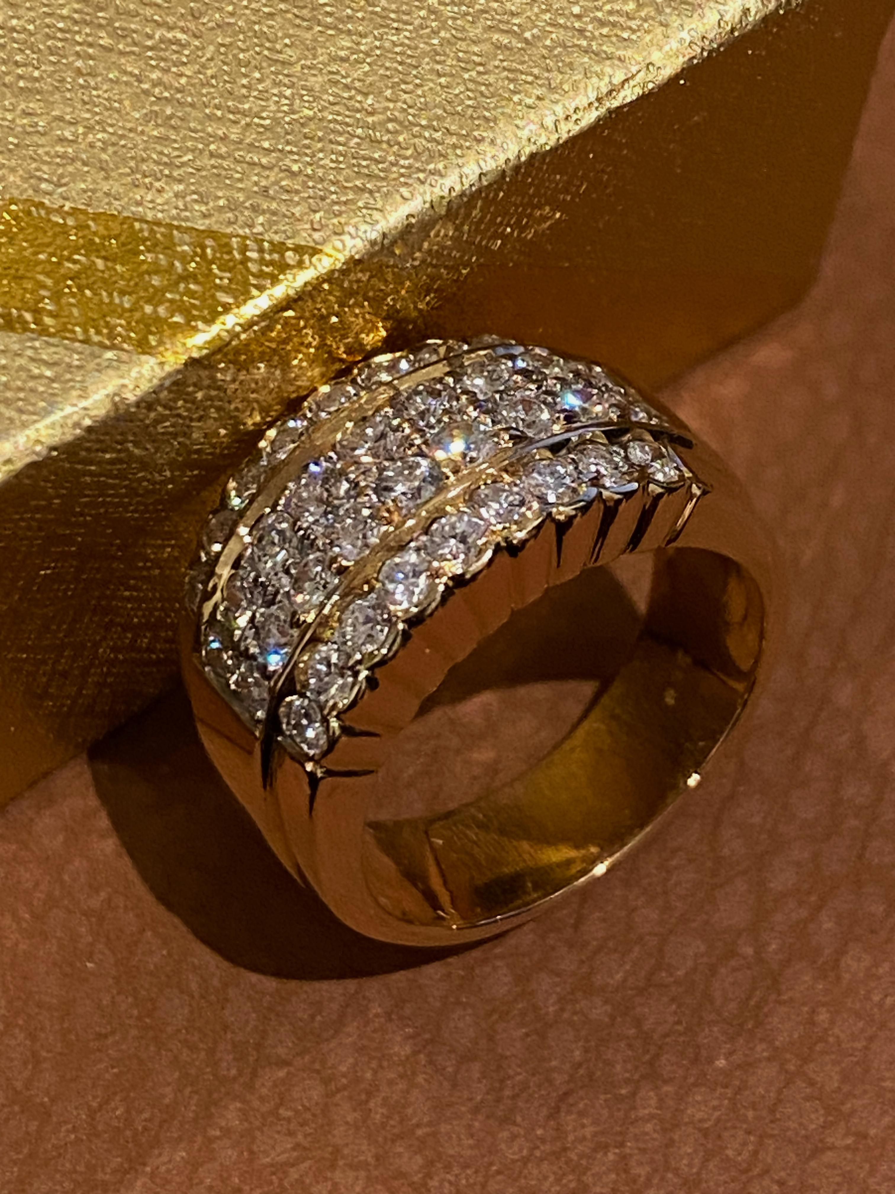 Women's 1.80ct Natural Diamond (G/VS) Cluster Retro Cocktail Ring in 18K Yellow Gold For Sale