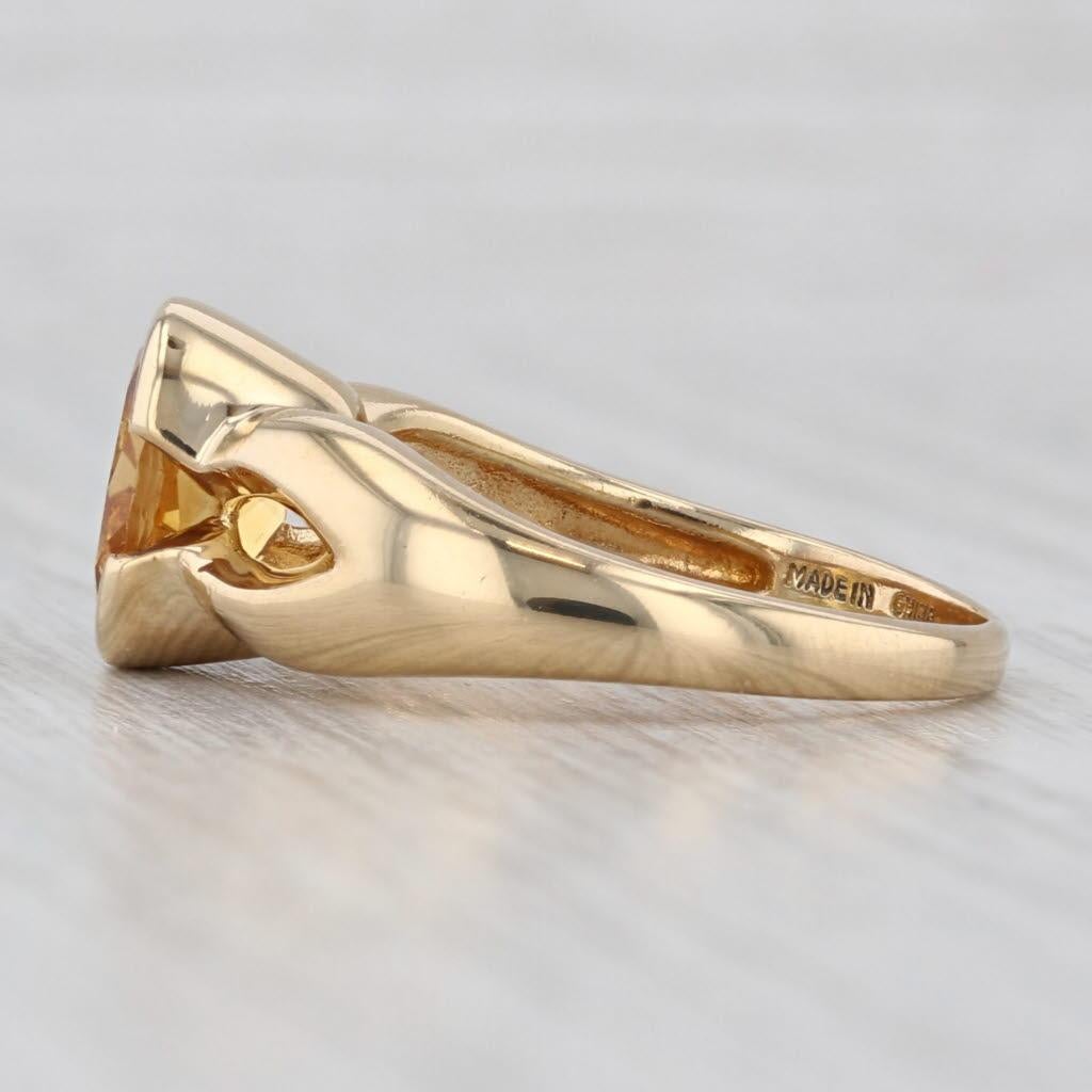 Informationen zu Edelsteinen:
- Natürlicher Citrin -
Karat - 1.80ct 
Schnitt - Oval
Farbe - Gelb
Behandlung - Beheizt

Metall: 18k Gelbgold
Gewicht: 5,6 Gramm 
Briefmarken: 18k
Stirnseite Höhe: 10.2 mm 
Höhe über dem Finger: 6.3