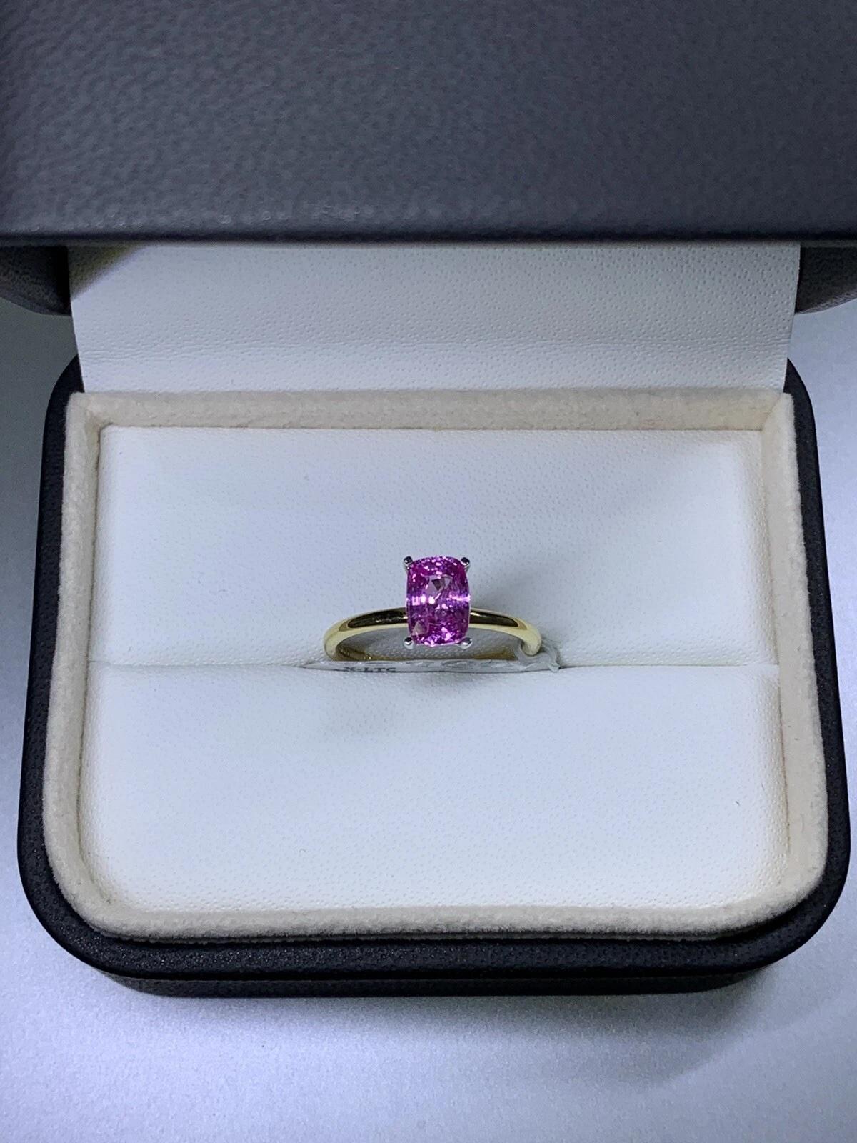 1.80ct Pink Sapphire emerald engagement ring 18ct yellow gold. In New Condition For Sale In London, GB