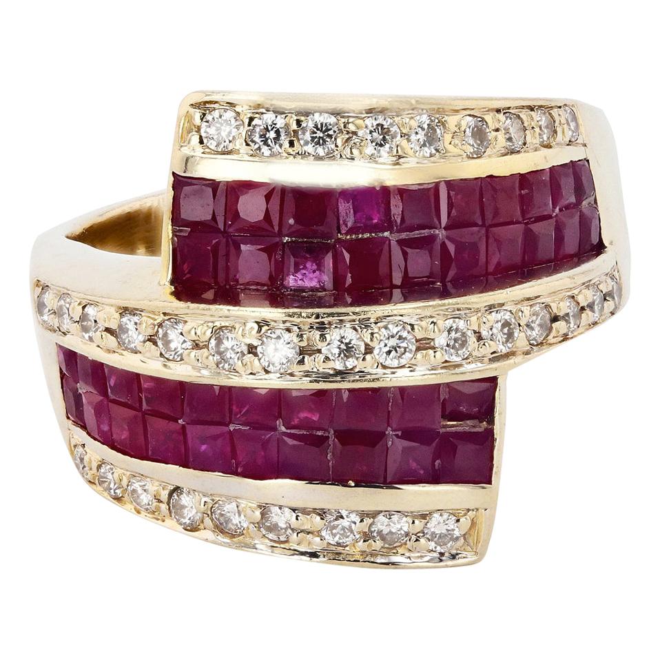 1.80ctw Ruby and 0.50ctw Diamond 14K Yellow Gold Ring For Sale