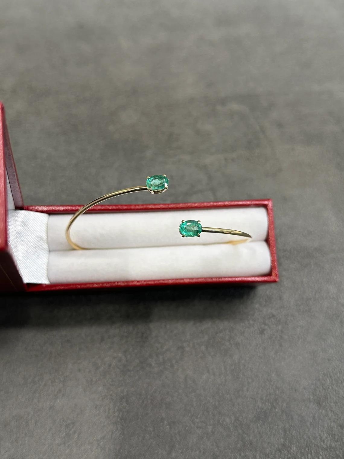 1.80tcw 14K Natural Medium Green Oval Cut Emerald Toi et Moi Cuff Bangle Bracele For Sale 3