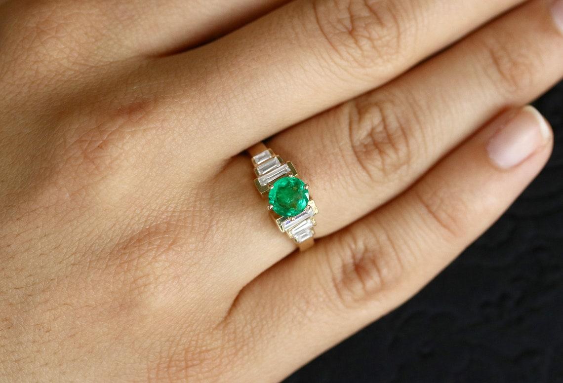 Round Cut 1.80tcw 14K Round Colombian Emerald & Diamond Baguette Accent Gold Ring For Sale