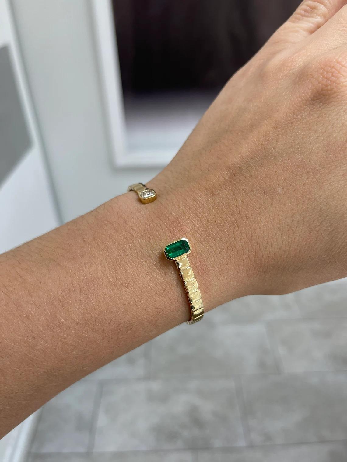 1.80tcw 18K Fine Quality Rich Green Emerald Cut Emerald & Diamond Bangle Bracele For Sale 1