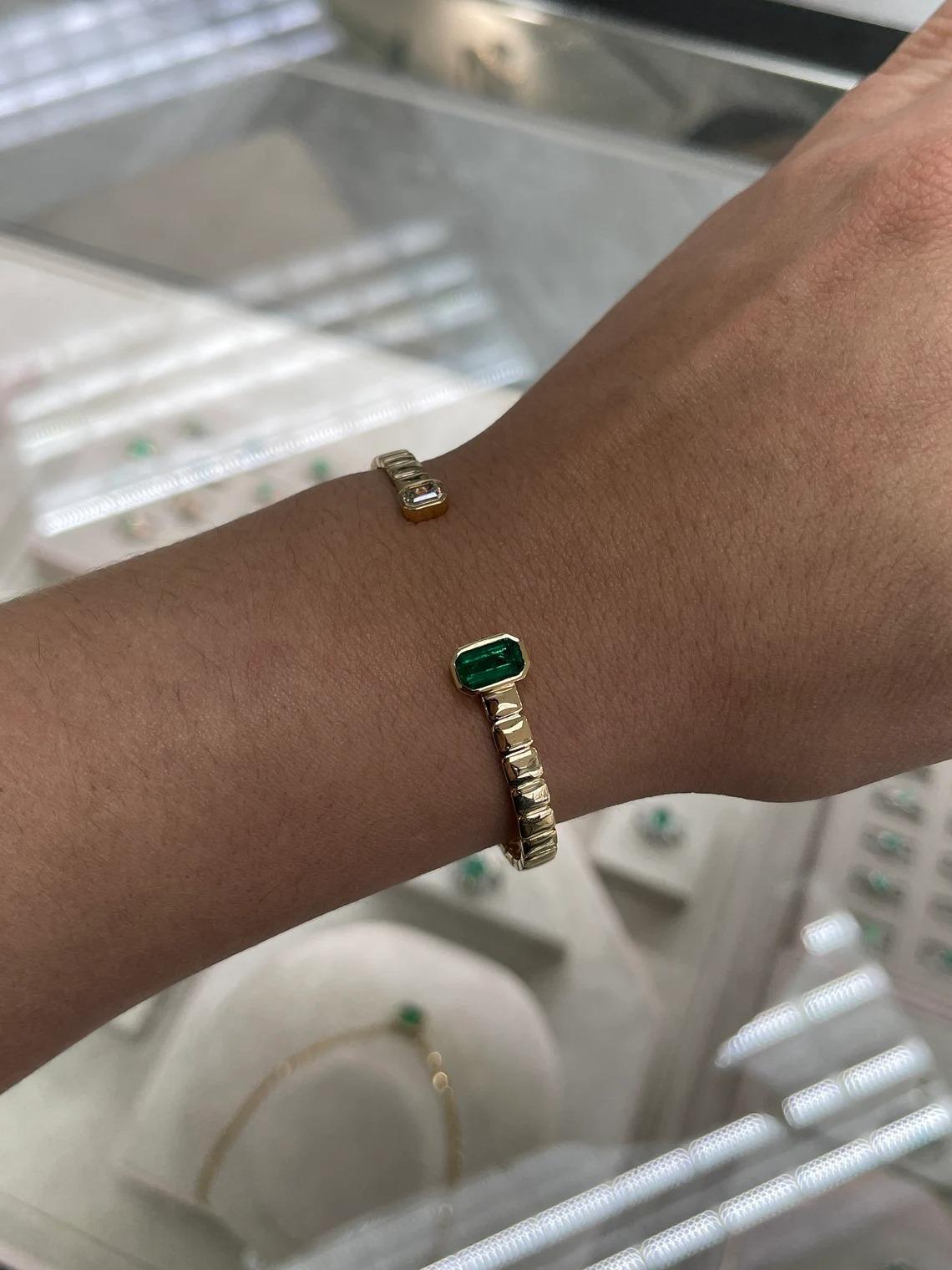 1.80tcw 18K Fine Quality Rich Green Emerald Cut Emerald & Diamond Bangle Bracele For Sale 2